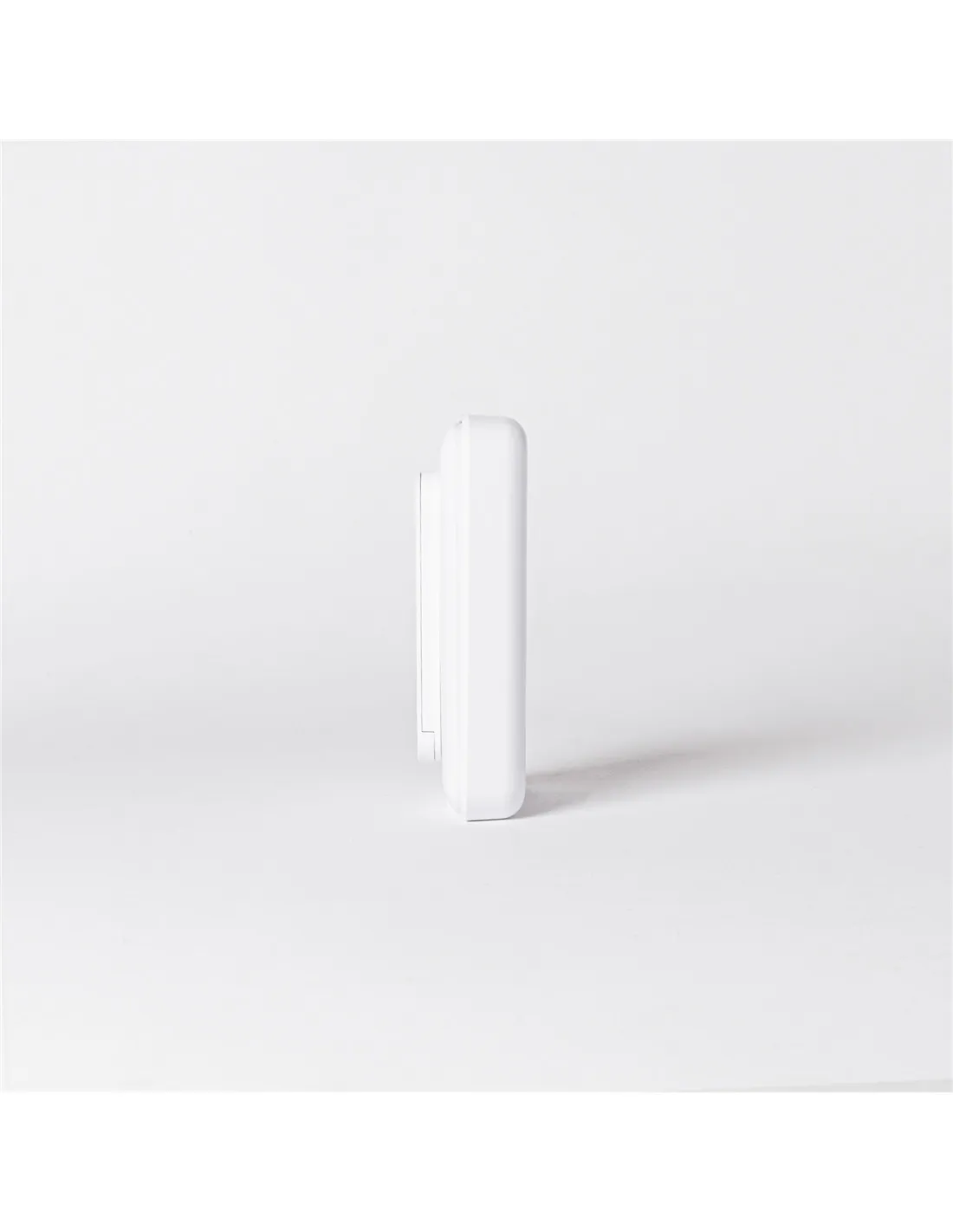 Shelly Flood Gen4 - Battery-powered leak detector with Wi-Fi, Zigbee, and Bluetooth connectivity