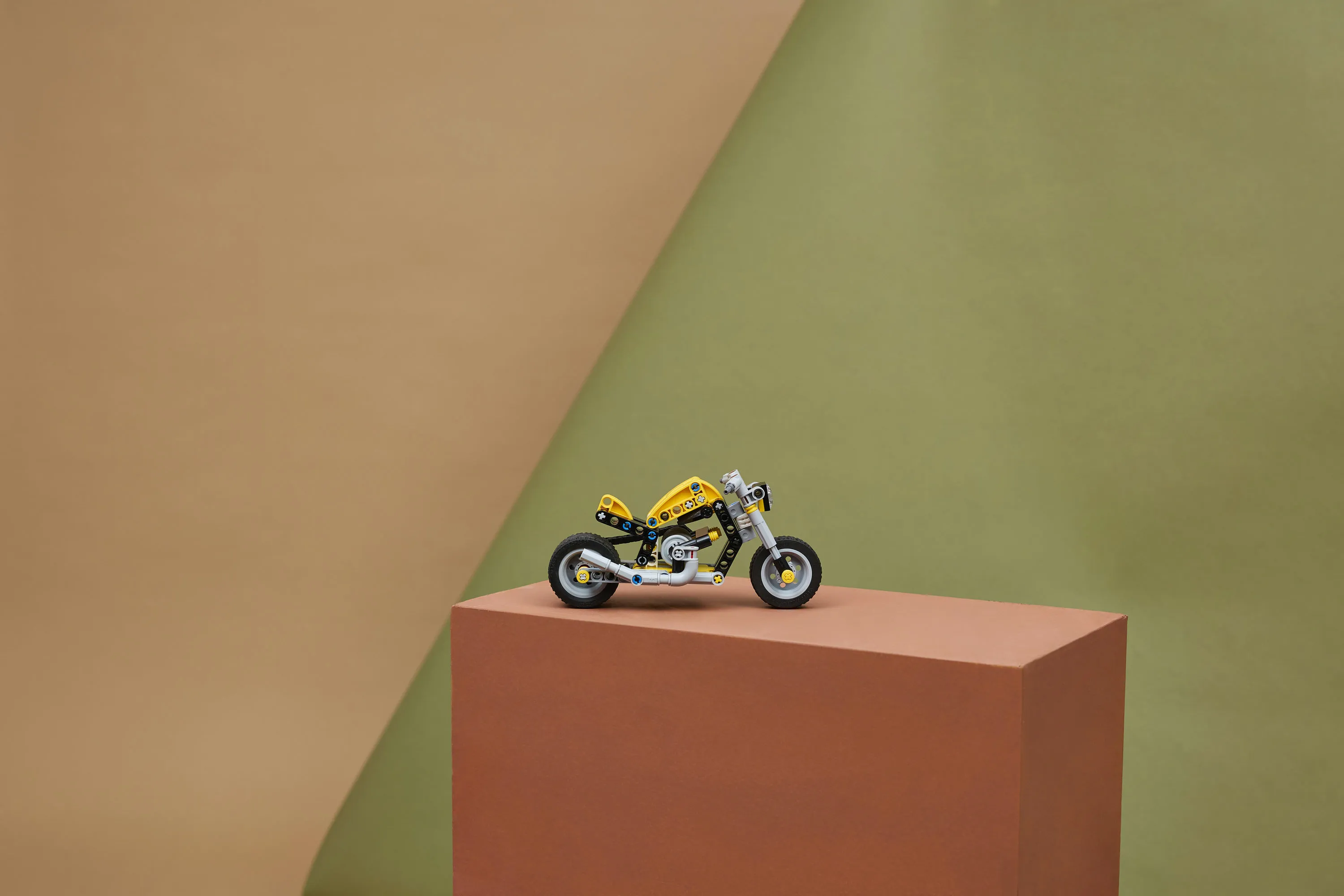 LEGO Technic Yellow Motorcycle 42225