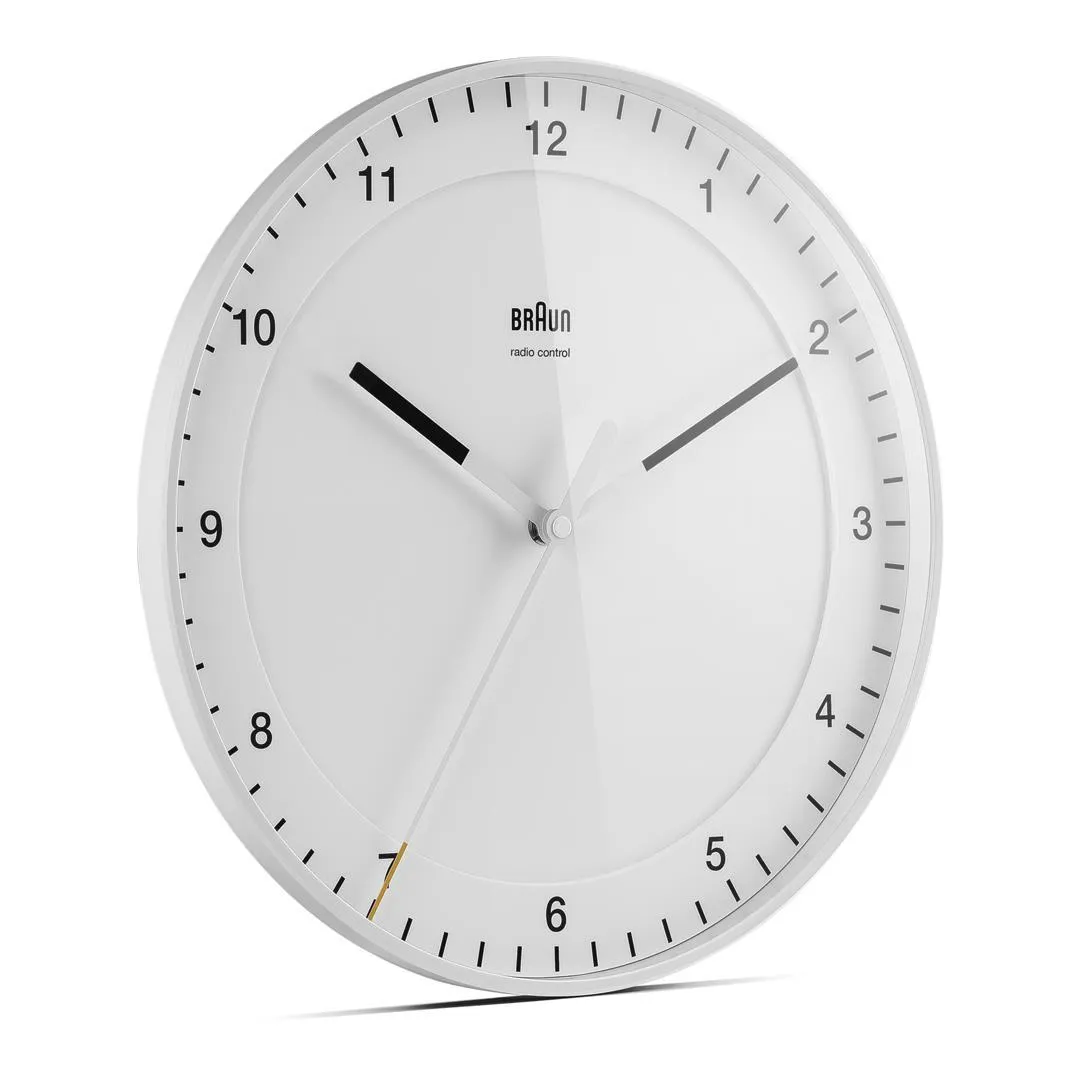 Braun 67095 BC 17 W-DCF Radiokontrollerad analog v&auml;ggklocka, vit