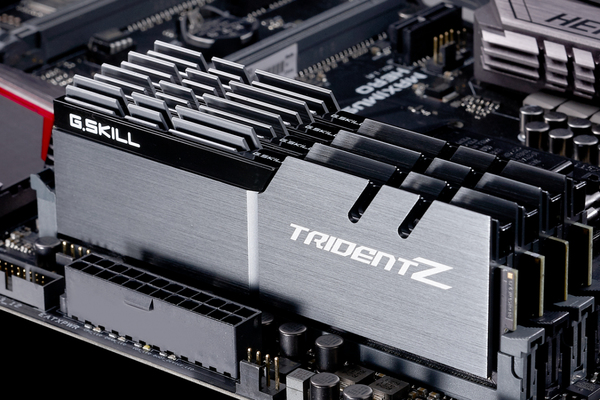 G.SKILL Trident Z 32 Gt (4 x 8 Gt) DDR4 3200 MHz, CL16 -muisti, harmaa (XMP)