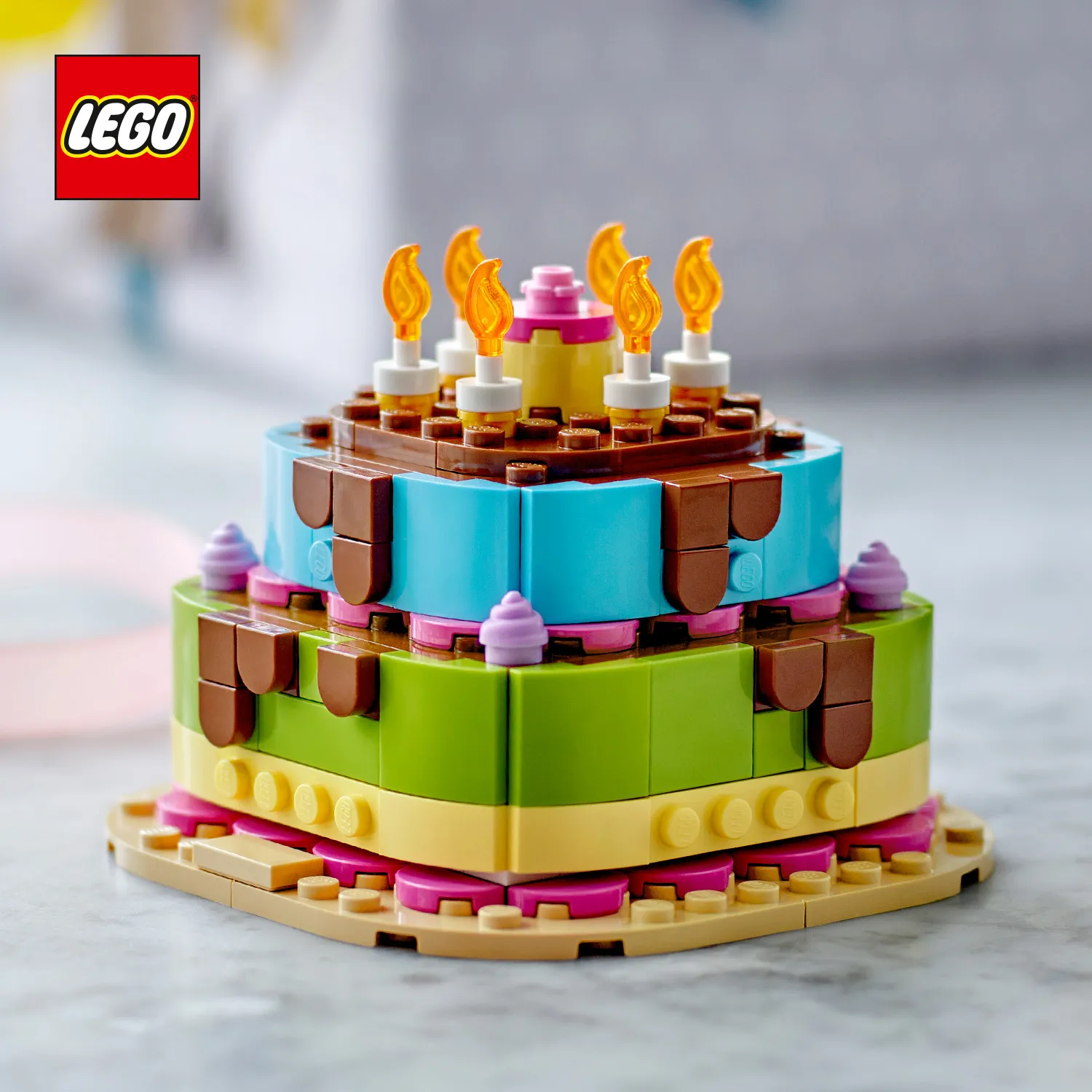 LEGO Seasonal Syntym&auml;p&auml;iv&auml;kakku 40815