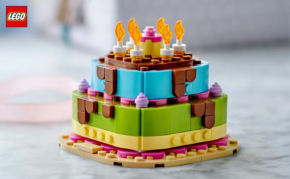 LEGO Seasonal Syntym&auml;p&auml;iv&auml;kakku 40815