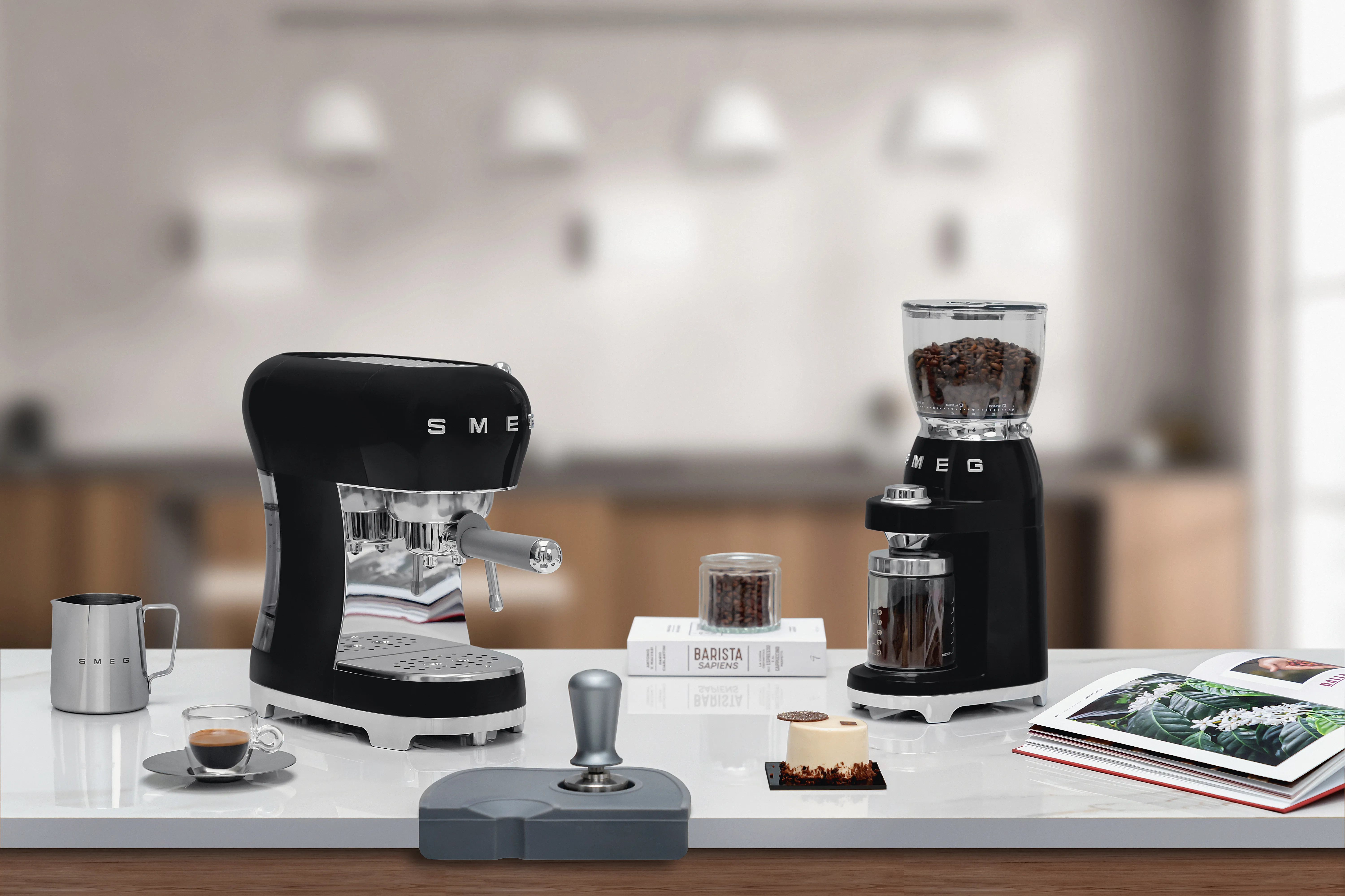 Smeg 50's Style ECF02BLEU - espressomaskin, Svart