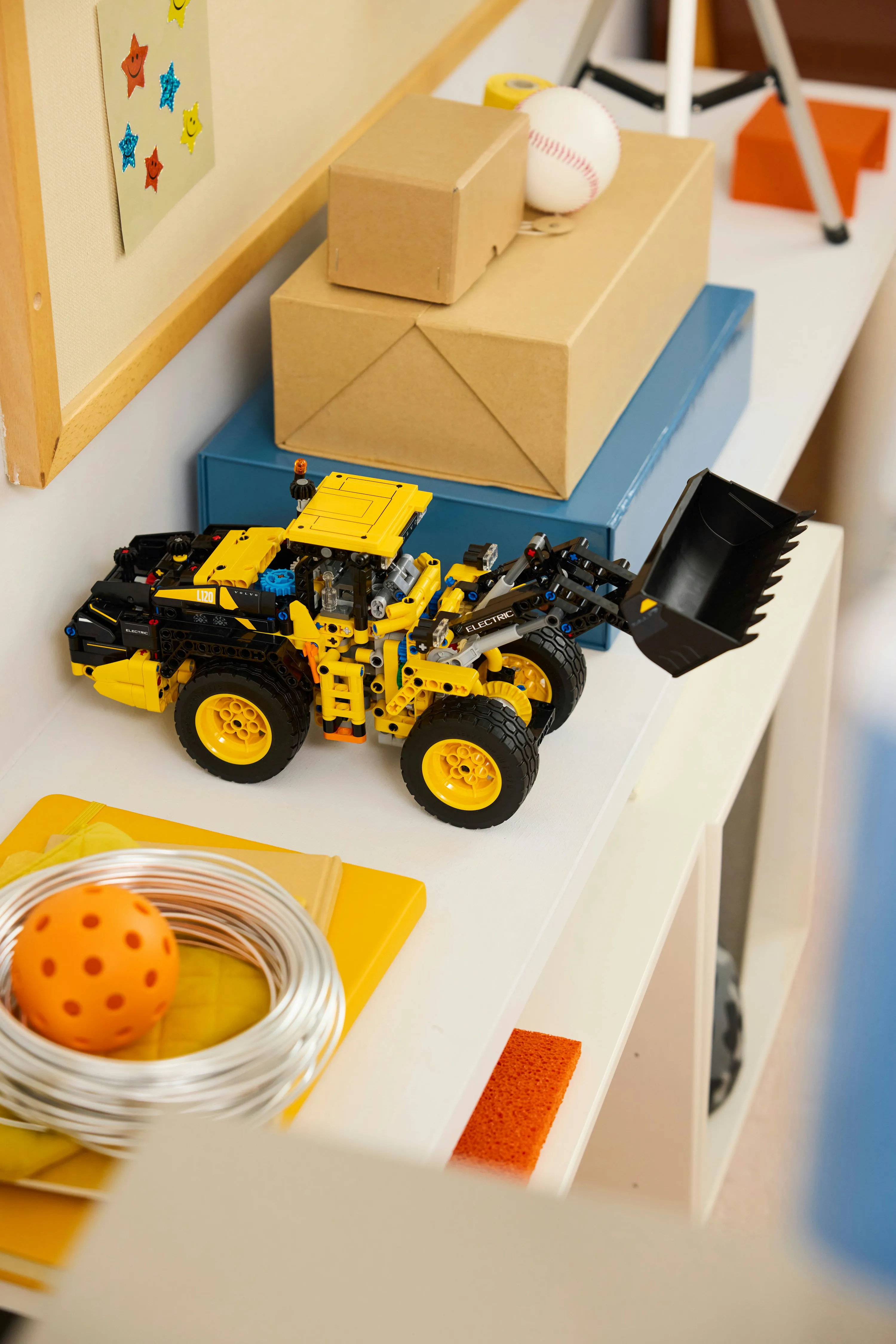 LEGO Technic Volvo L120 Electric Wheel Loader 42209