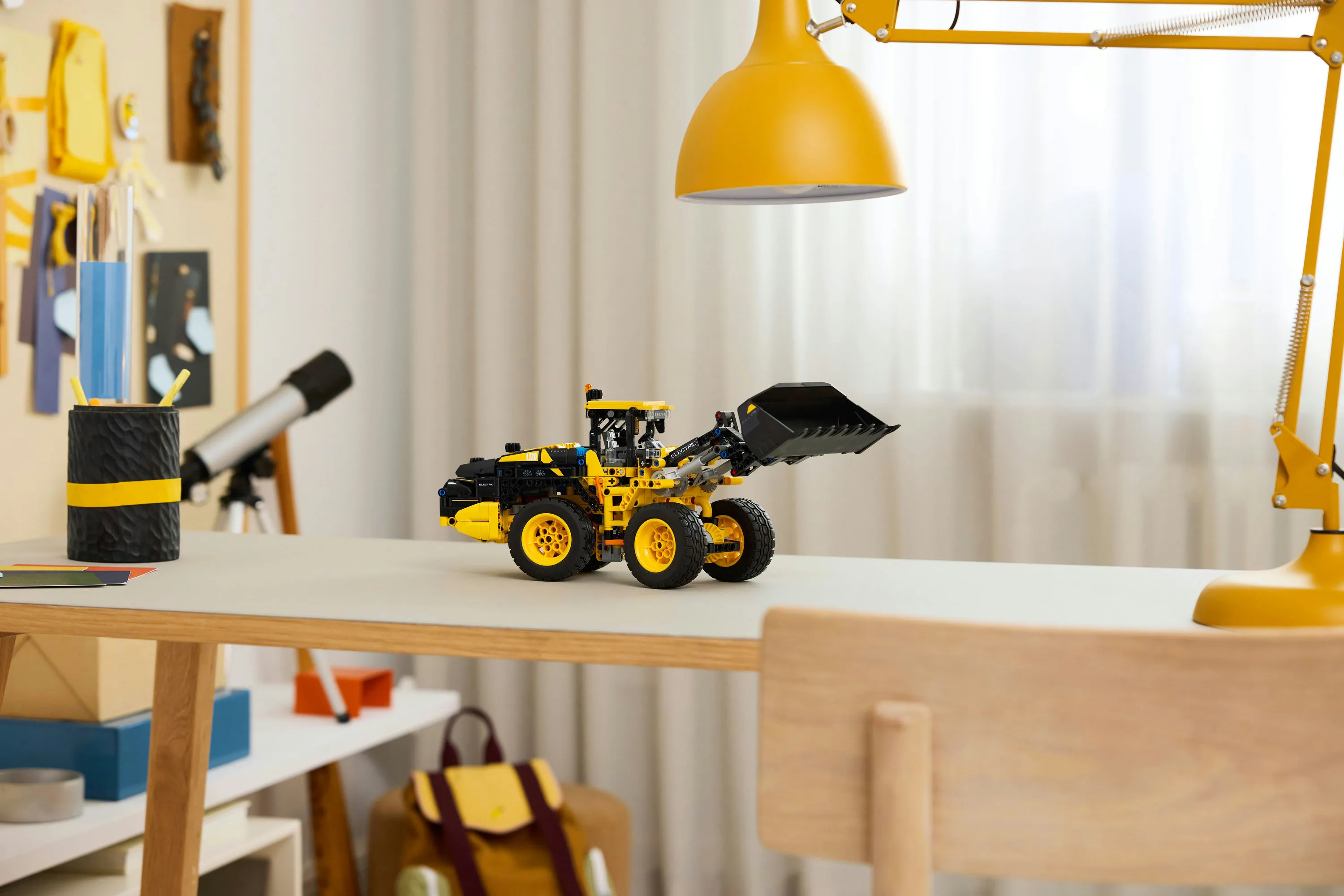 LEGO Technic Volvo L120 Electric Wheel Loader 42209