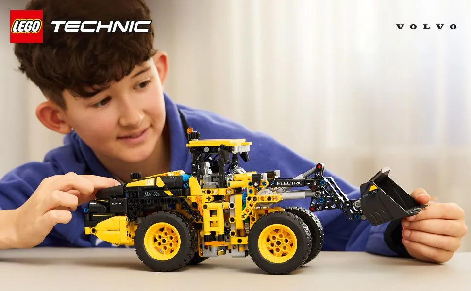 LEGO Technic Volvo L120 Electric Wheel Loader 42209