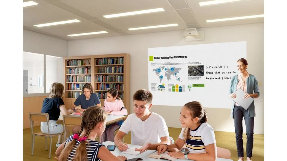 EPSON EB-775F Projector 1080p 4100Lm projection ratio 0.25 - 0.35:1 Over 2.500.000:1 16W speaker