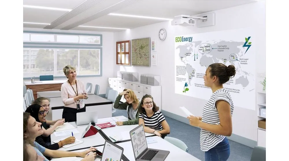 EPSON EB-775F Projector 1080p 4100Lm projection ratio 0.25 - 0.35:1 Over 2.500.000:1 16W speaker