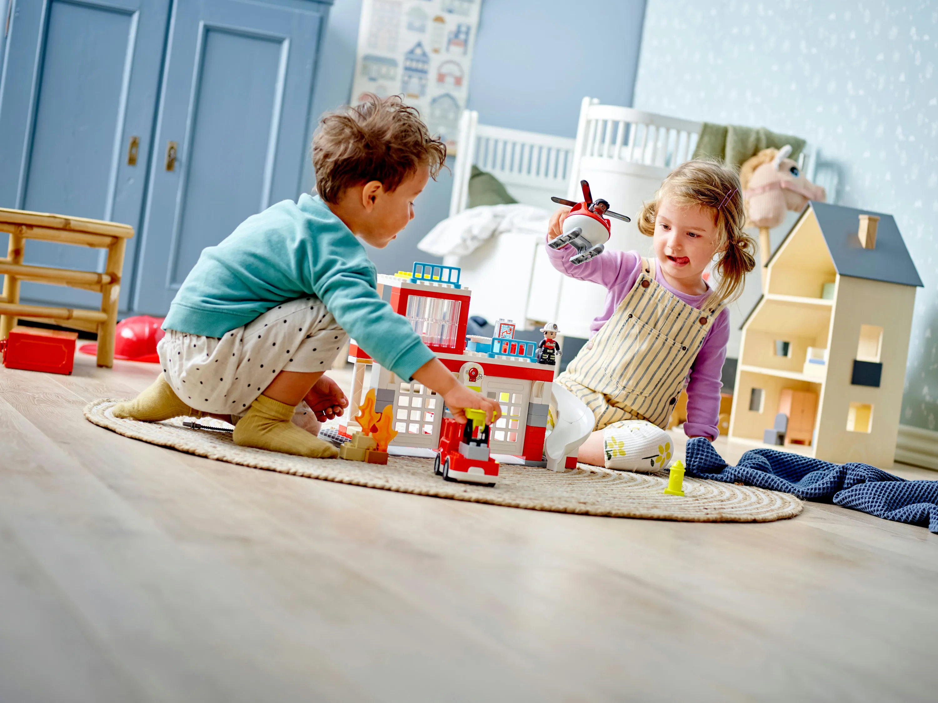 LEGO DUPLO Fire Station and Helicopter 10970