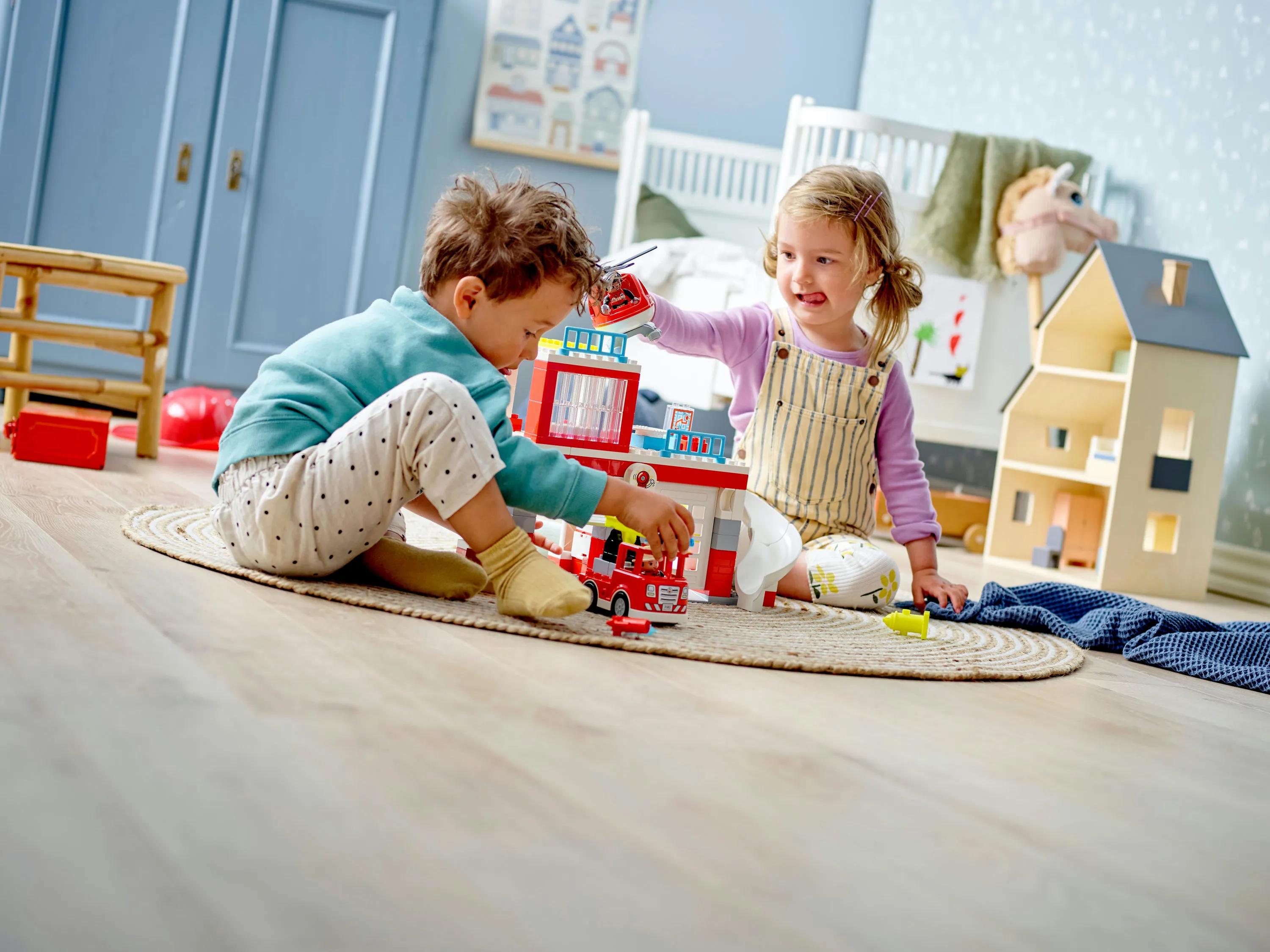 LEGO DUPLO Fire Station and Helicopter 10970