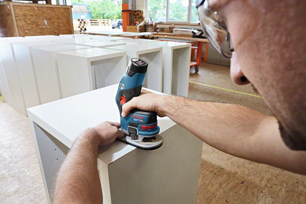 Bosch GKF 12V-8 Professional - cordless router