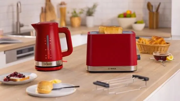 Bosch MyMoment  -leiv&auml;npaahdin, 2 viipale(i)ta,  Punainen