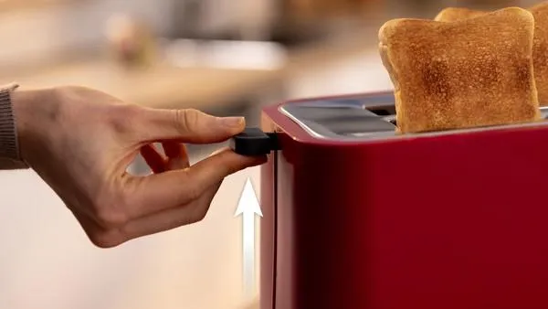 Bosch MyMoment  -leiv&auml;npaahdin, 2 viipale(i)ta,  Punainen