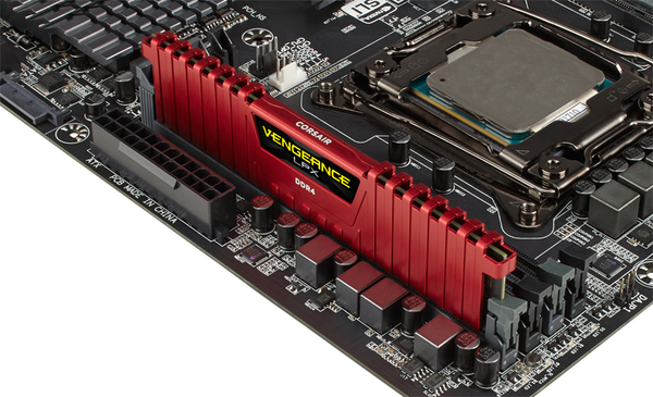 Corsair 16GB (4x4GB) Vengeance LPX, DDR4 2666MHz - punainen