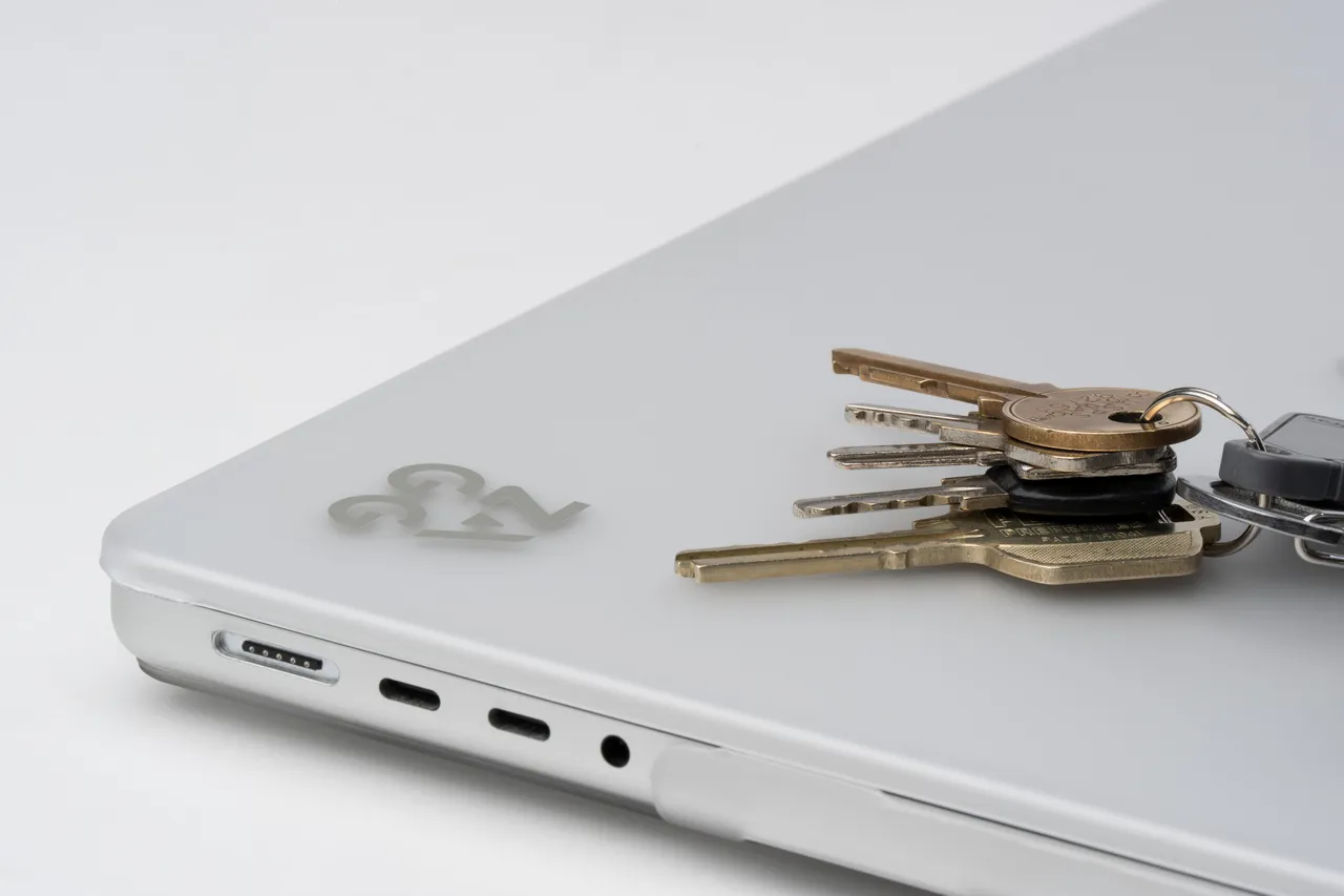 Zagg Hardshell MacBook Pro 13&quot;M2/M1/'20 Clear - laptop case