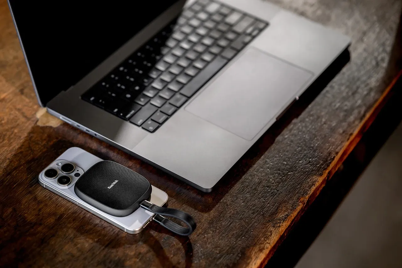 SanDisk Portable SSD 1TB External SSD with USB-C, Rugged, Water Resistant, Blue