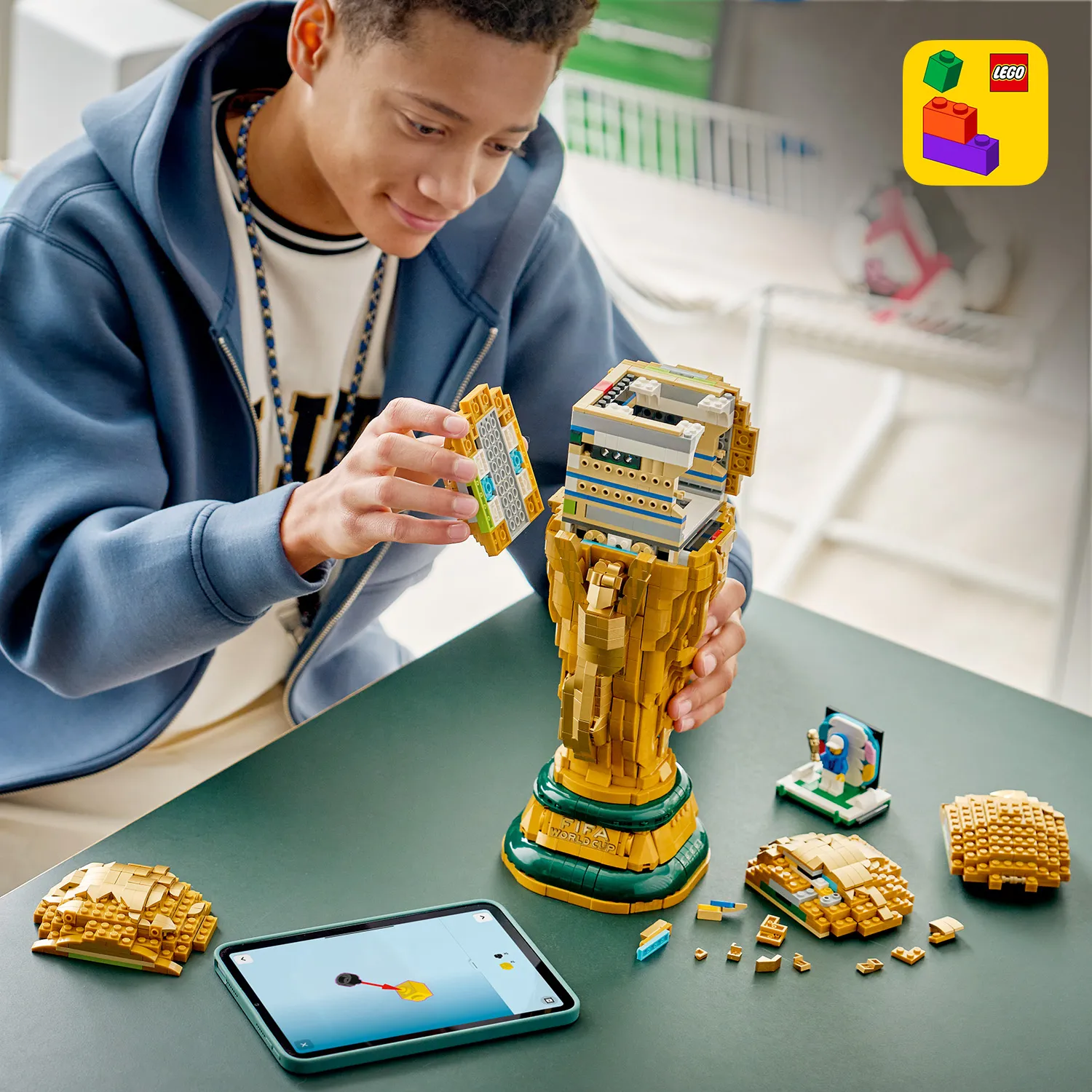 LEGO Editions FIFA World Cup Official Trophy 43020