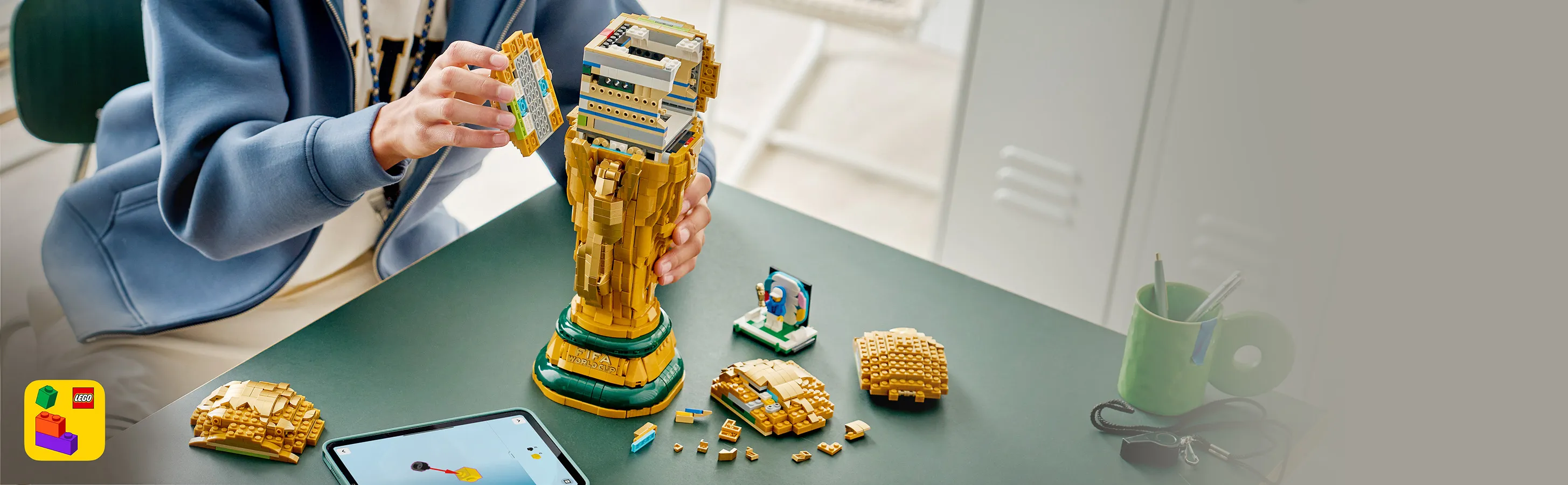 LEGO Editions FIFA World Cup Official Trophy 43020