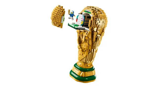 LEGO Editions FIFA World Cup Official Trophy 43020