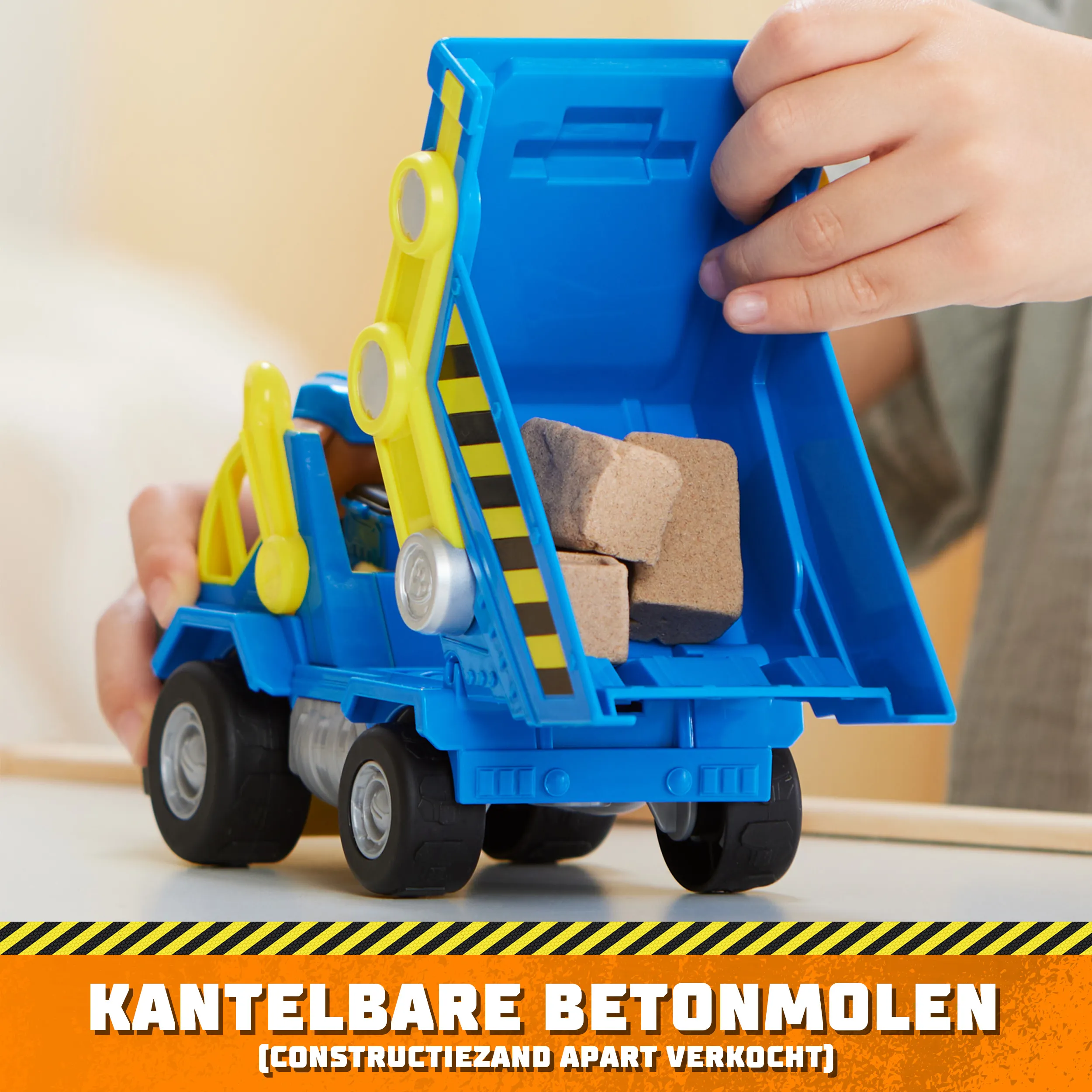 Spin Master Rubble & Crew - Dump Truck Construction Vehicle with Wheeler Figure, Toy Vehicle