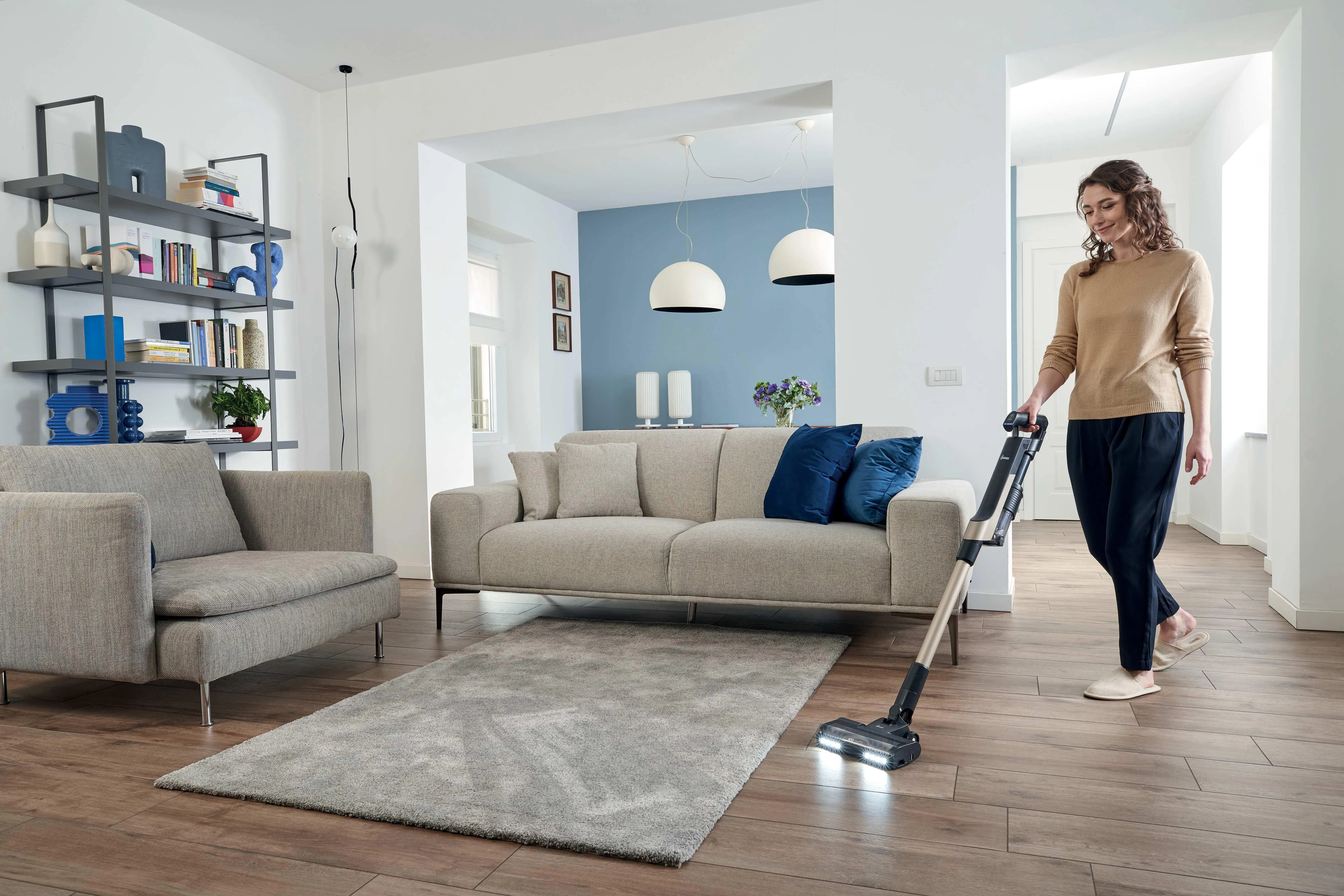 Hoover HF210PP 011 14.4V Stick vacuum cleaner, Black, Gold