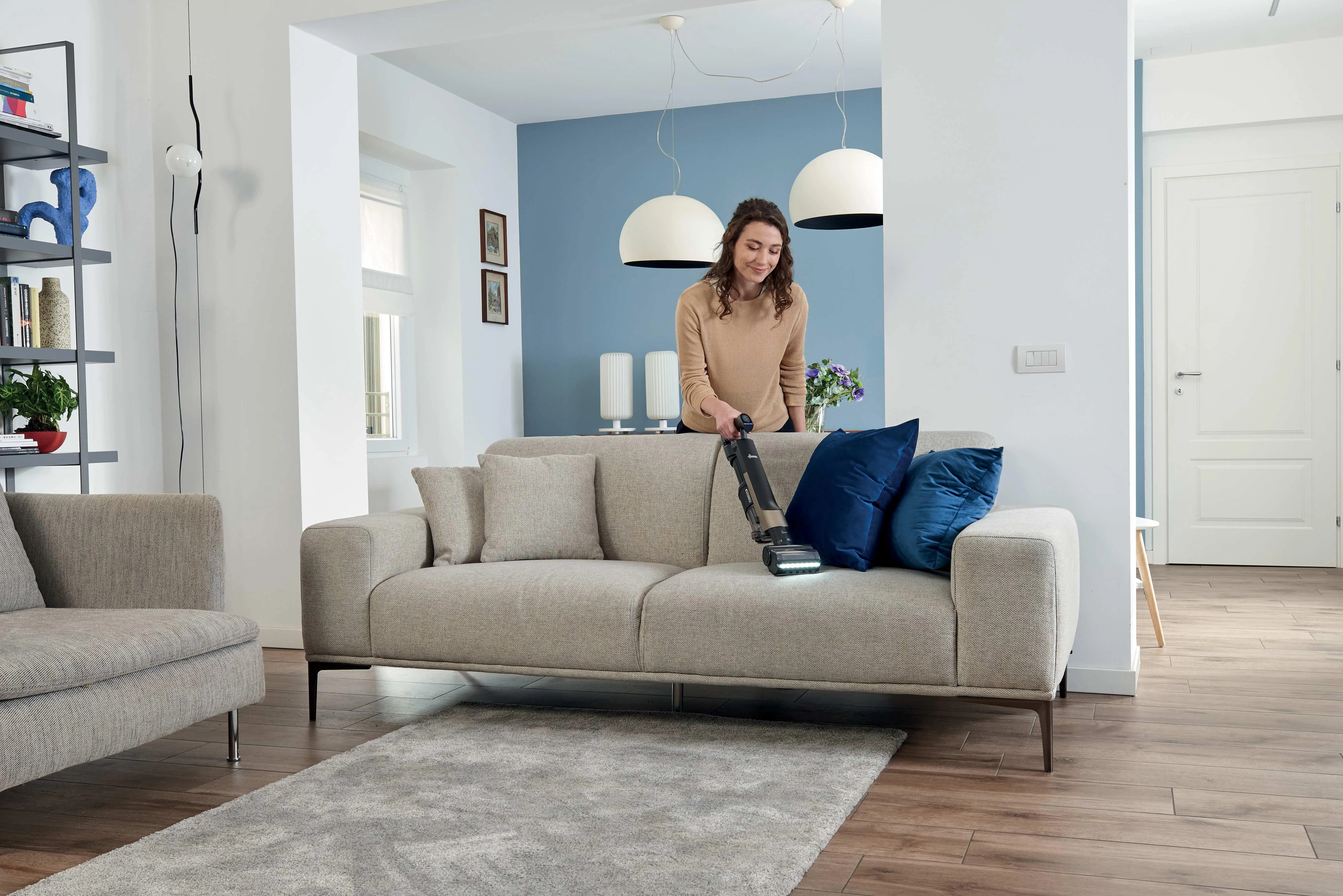 Hoover HF210PP 011 14.4V Stick vacuum cleaner, Black, Gold