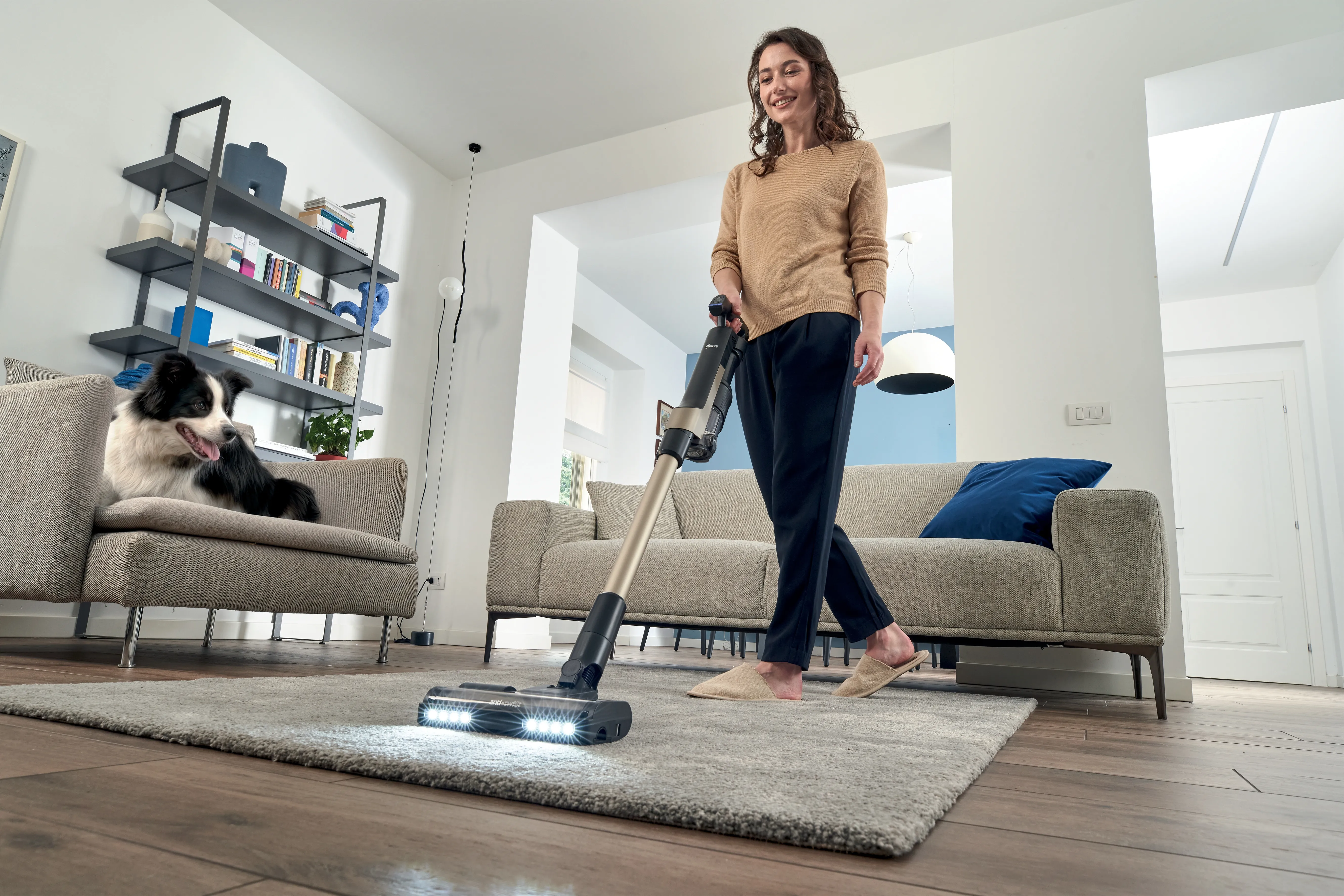 Hoover HF210PP 011 14.4V Stick vacuum cleaner, Black, Gold