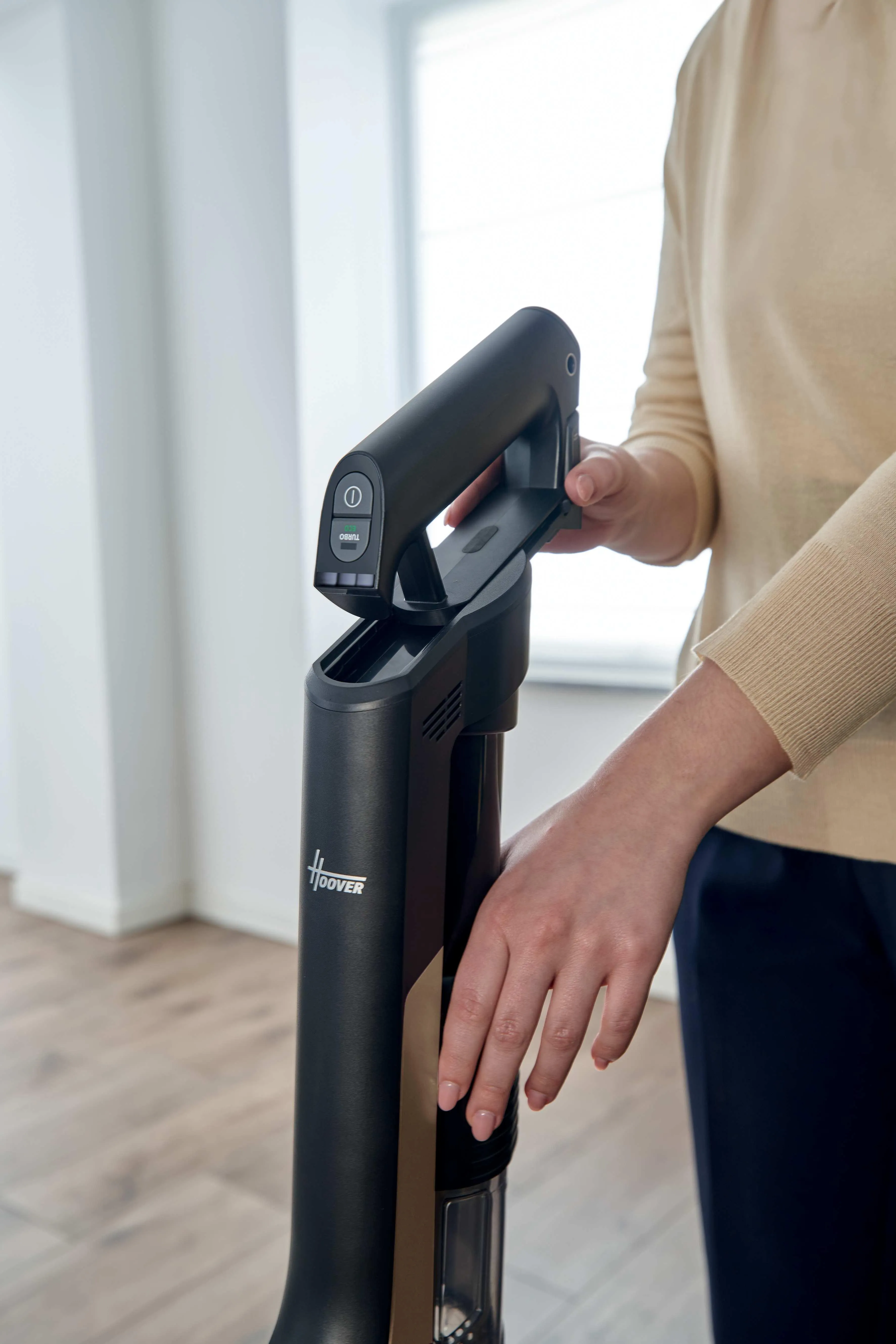 Hoover HF210PP 011 14.4V Stick vacuum cleaner, Black, Gold