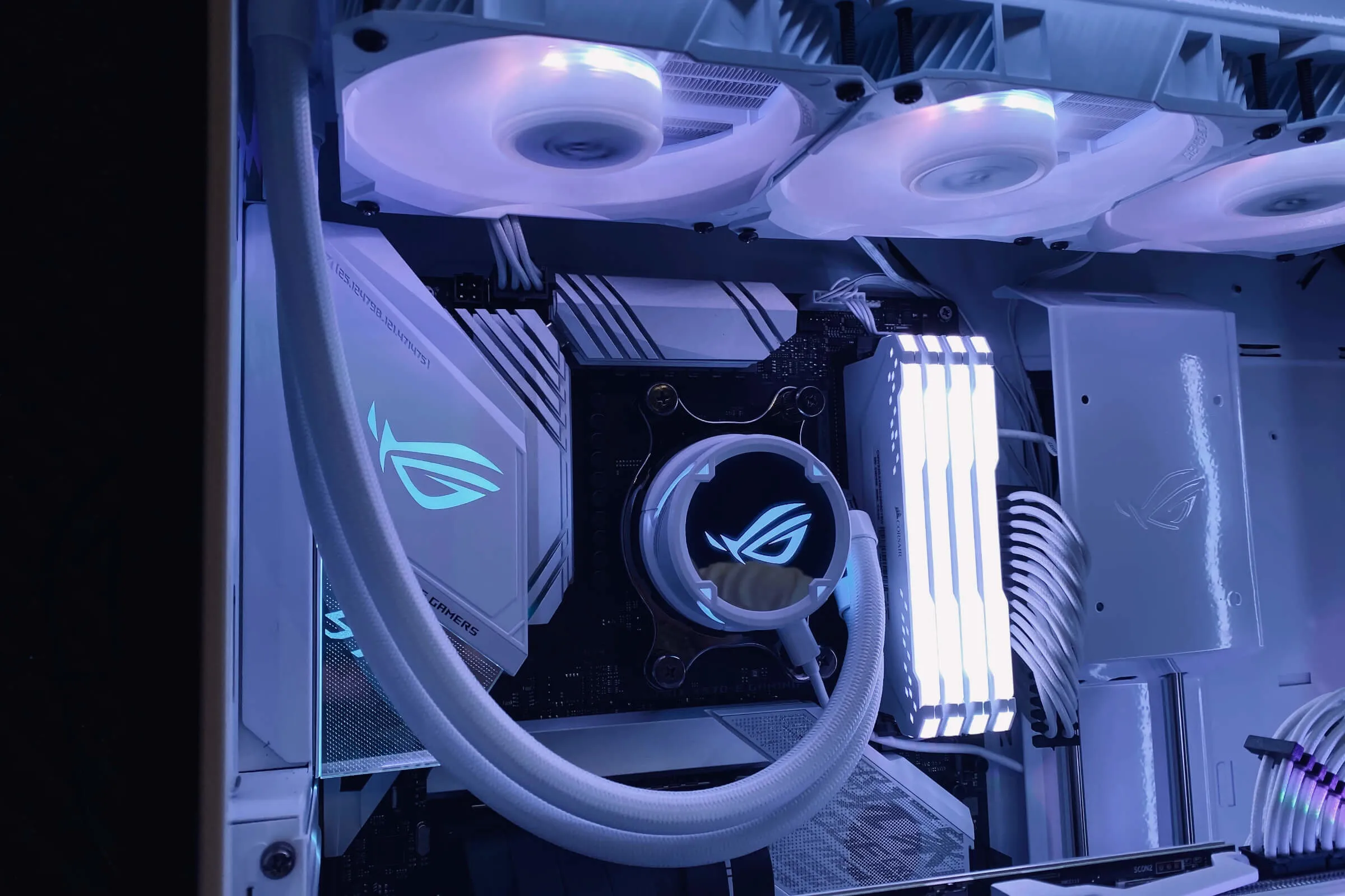 Asus ROG Strix LC 240 RGB White Edition - AiO liquid cooler