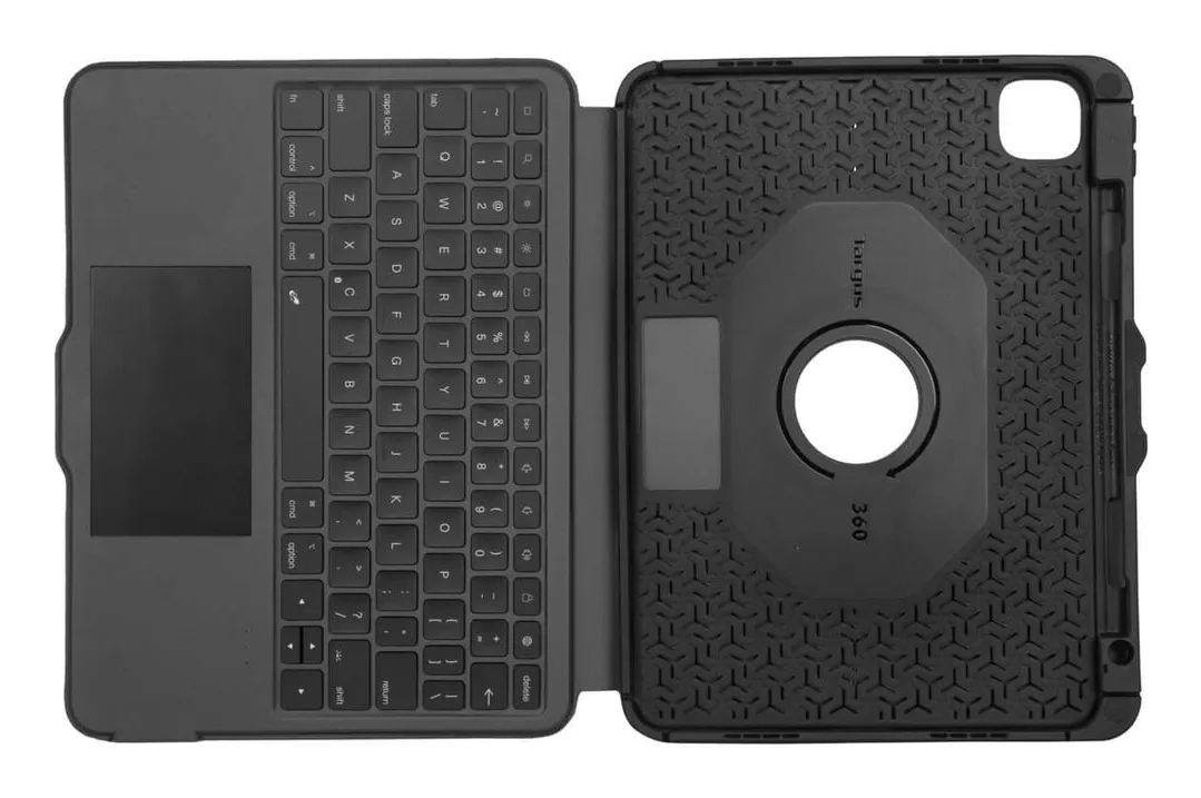 Targus VersaVu - Bluetooth-keyboard case with touchpad for iPad Pro&reg; 11&quot; (M4) (Nordic)