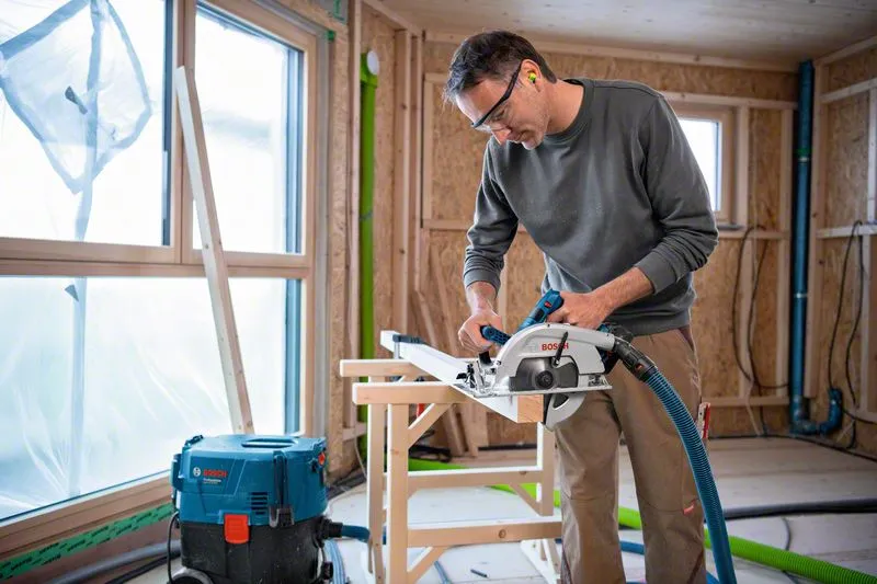 Bosch GKS 18V-70 L Professional - cordless circular saw, incl. no battery