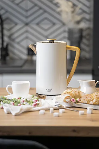 Adler AD 1347w -vedenkeitin, 1,7 l, 2200 W, valkoinen