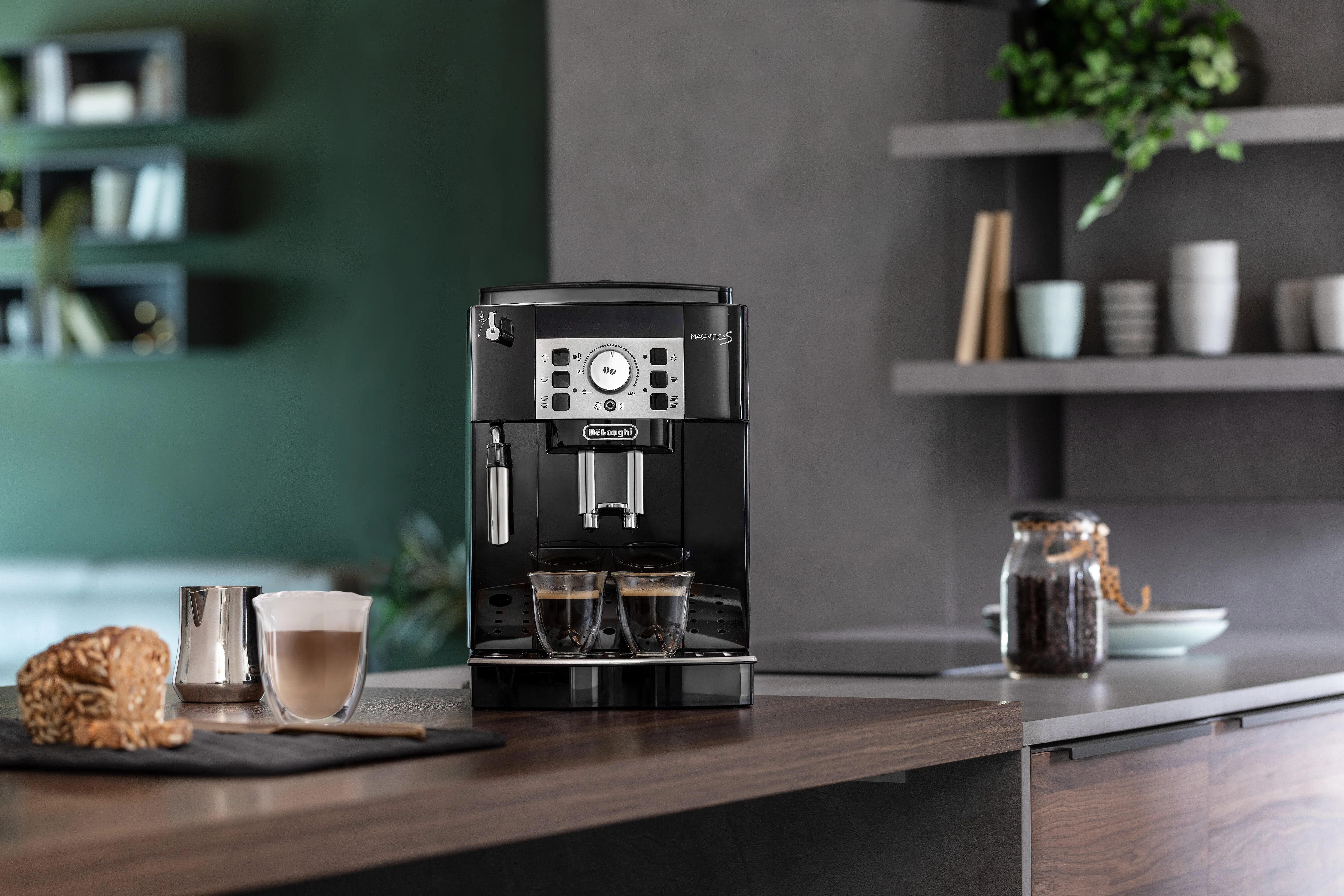 Delonghi Magnifica S ECAM 21.110 -espressokeitin, t&auml;ysautomaattinen, musta