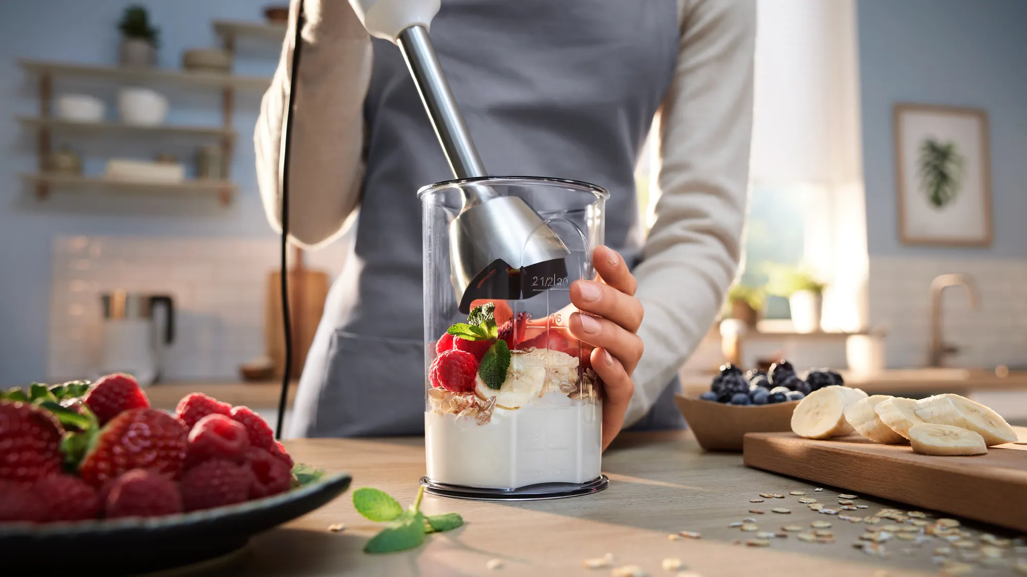 Bosch ErgoMaster Series 4 MSM4W210 600W 0.6L Hand Blender, Black, White