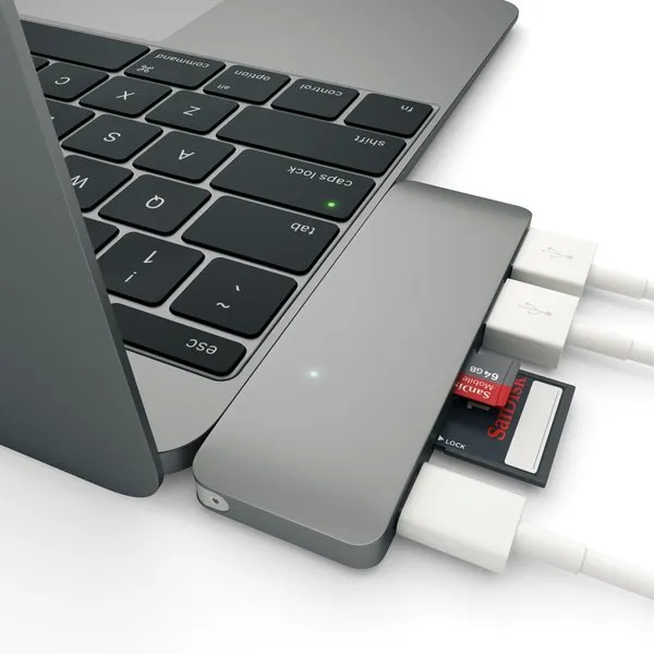 Satechi USB-C Pass Through USB Hub With USB-C charging port - Rymdgrå