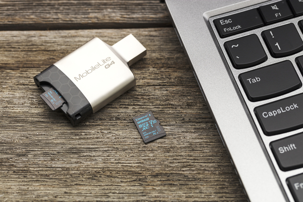 Kingston 32 GB Canvas Go, UHS-I Class 10 MicroSDHC-kort + SD adapter