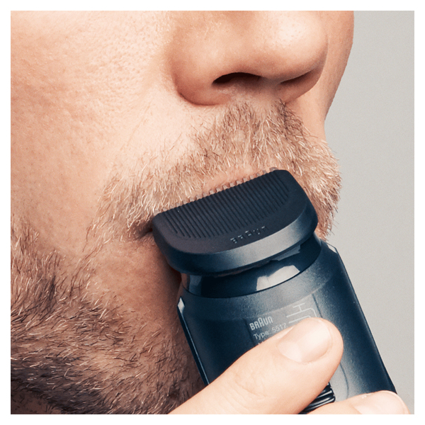 BRAUN PARRANTASAAJA MGK3921 GIFT PACK 6-in-1. All-in-one-kotiparturi, jossa on kuusi toimintoa yhdess&auml;. Vaihda tyyli&auml;si nelj&auml;ll&auml; eri kammalla. 13 pituusasetusta