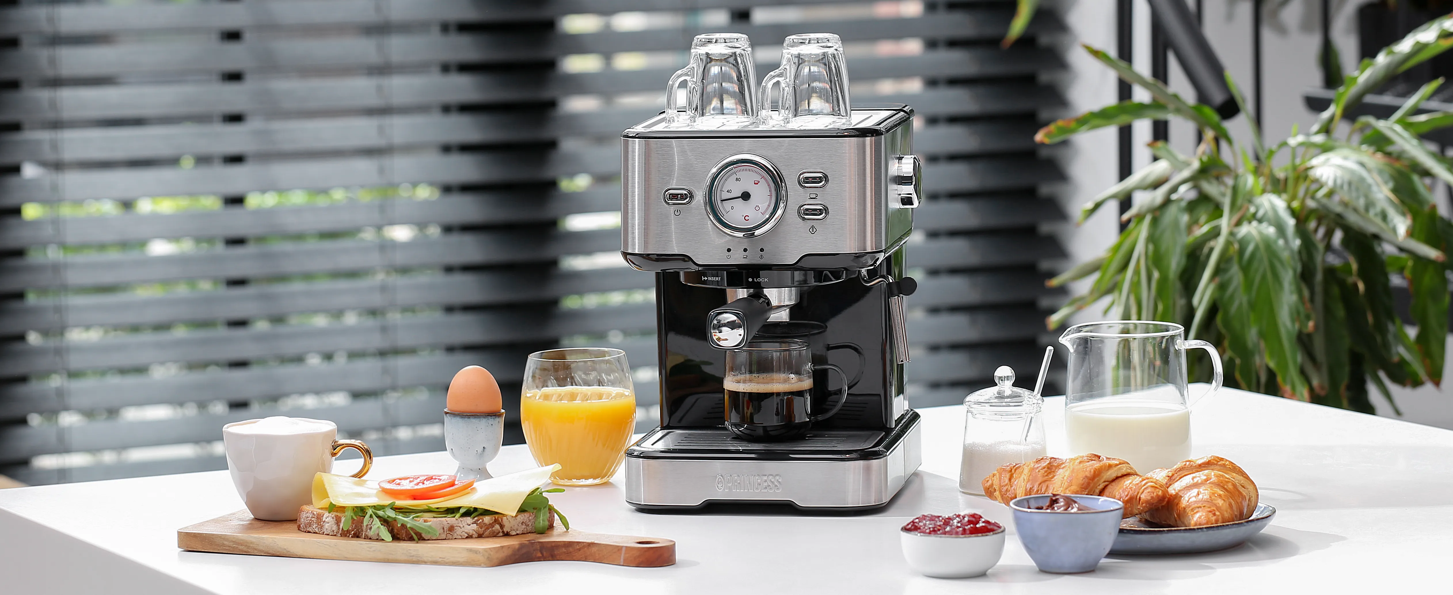 Princess 01.249412.01.001 Espresso Machine, 1.5L, Black and Stainless Steel