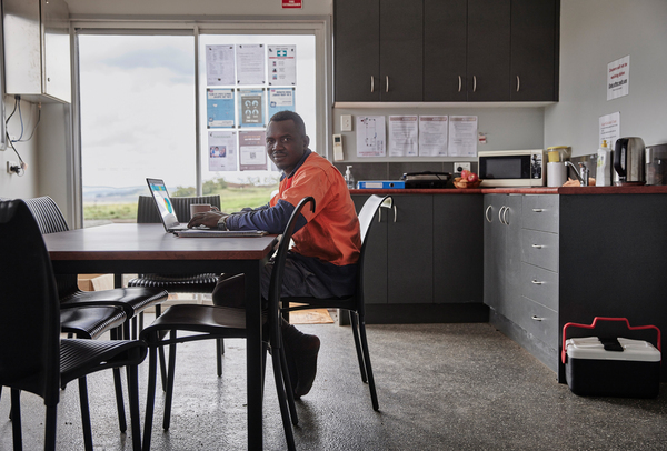 HP ProBook Fortis G9 14" N6000, 8 Gt, 128 Gt SSD, Win 11 Pro -kannettava, Musta HP ProBook Fortis G9 14" N6000, 8 Gt, 128 Gt SSD, Win 11 Pro -kannettava, Musta