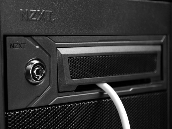 NZXT Bunker USB Lock device with 4 USB port