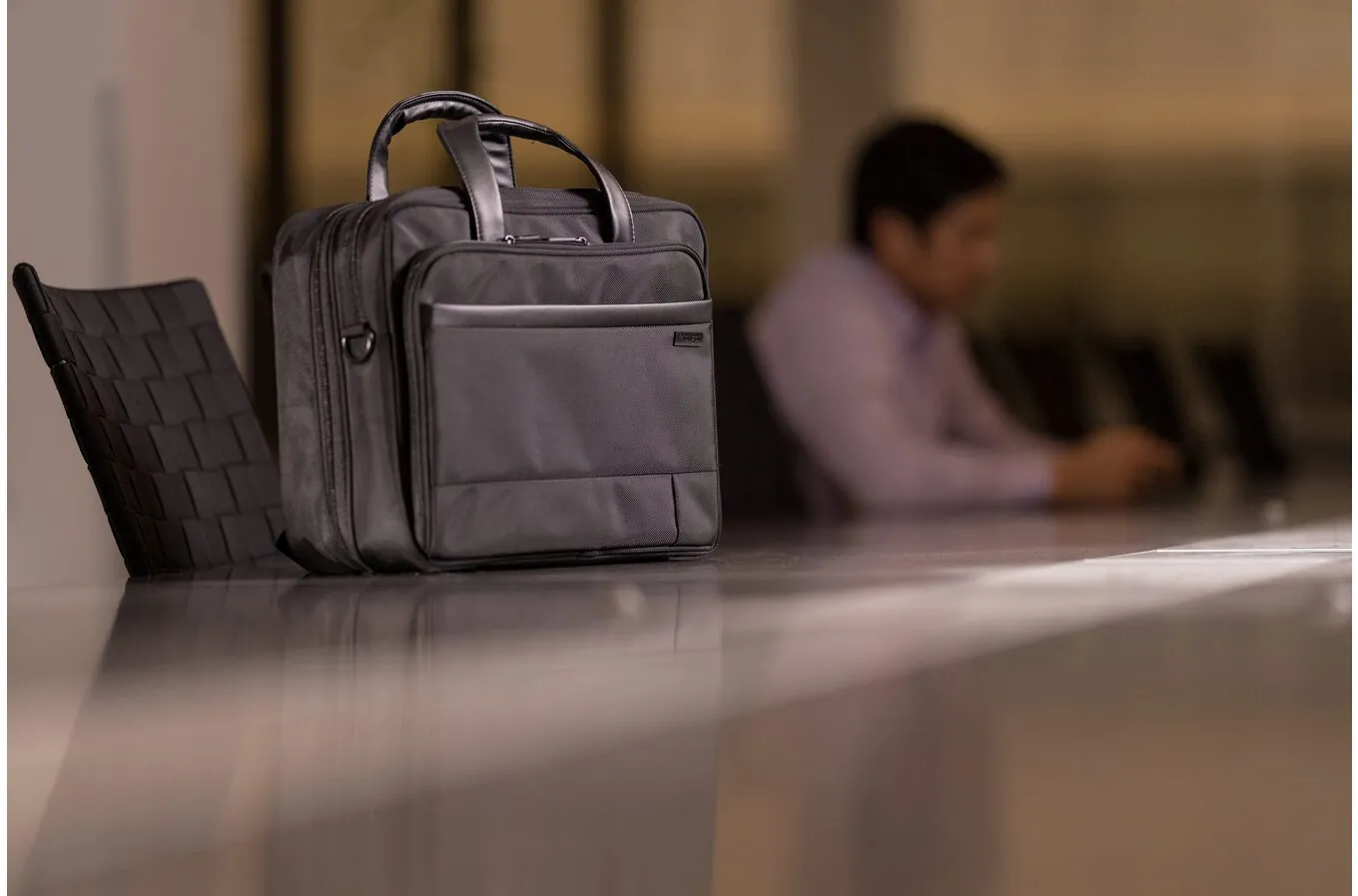 Contour&quot; 2.0 15.6&quot; Business Laptop Brief