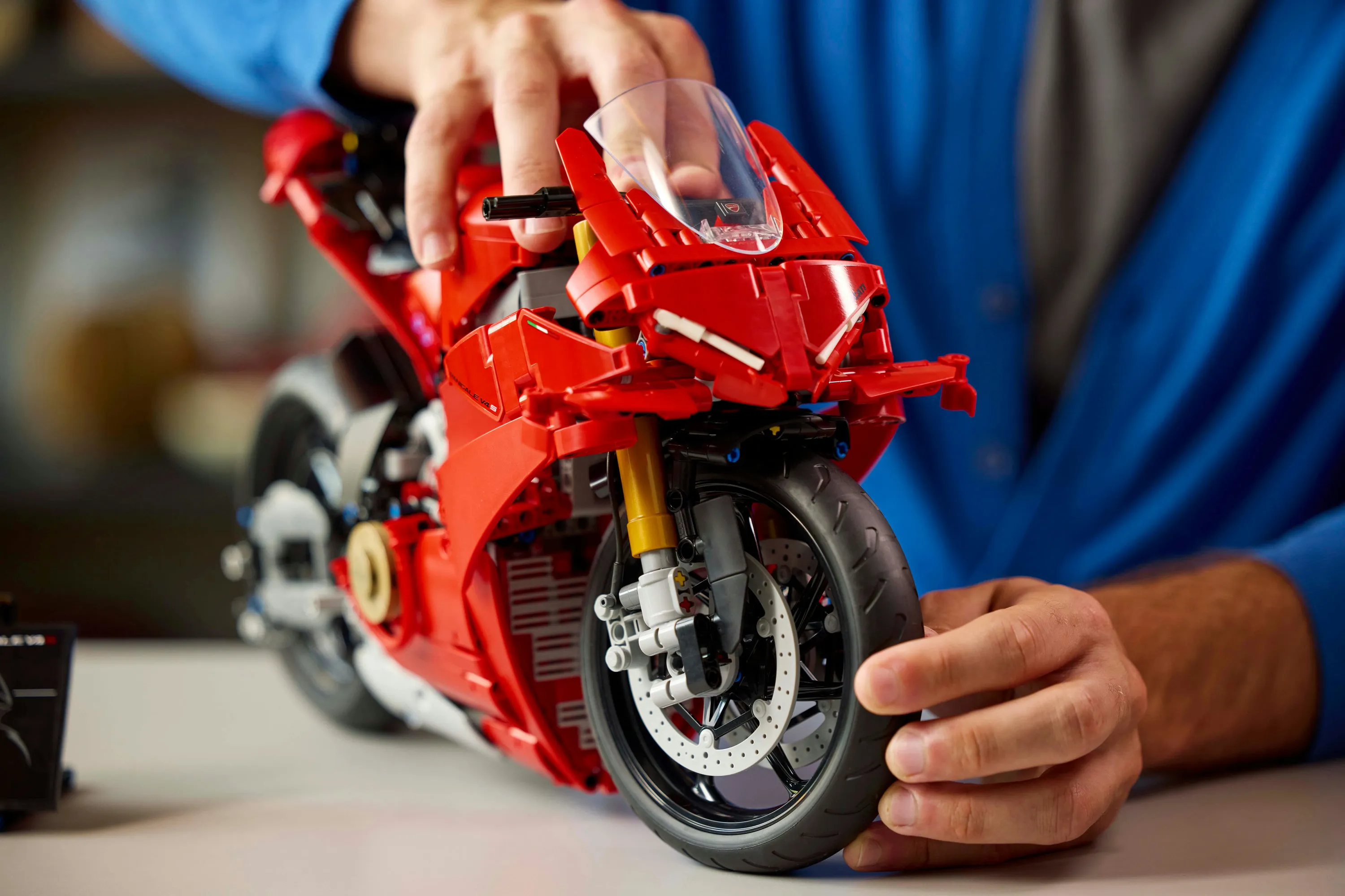 LEGO Technic Ducati Panigale V4 S 42202