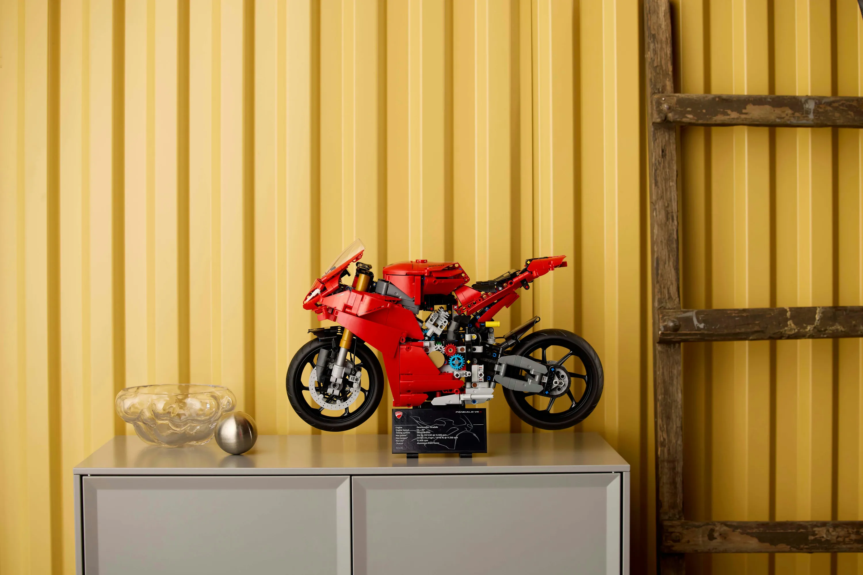 LEGO Technic Ducati Panigale V4 S 42202
