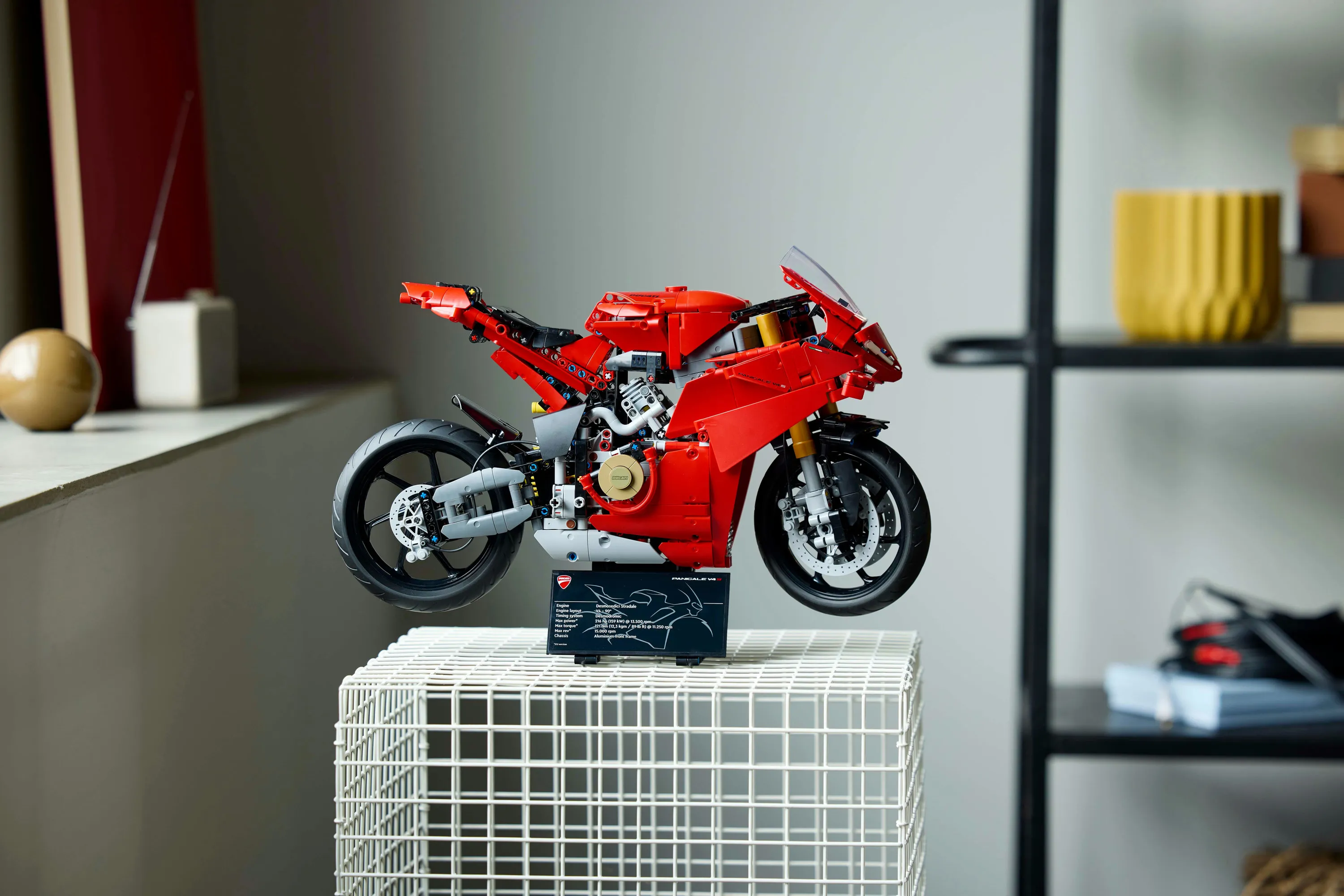 LEGO Technic Ducati Panigale V4 S 42202