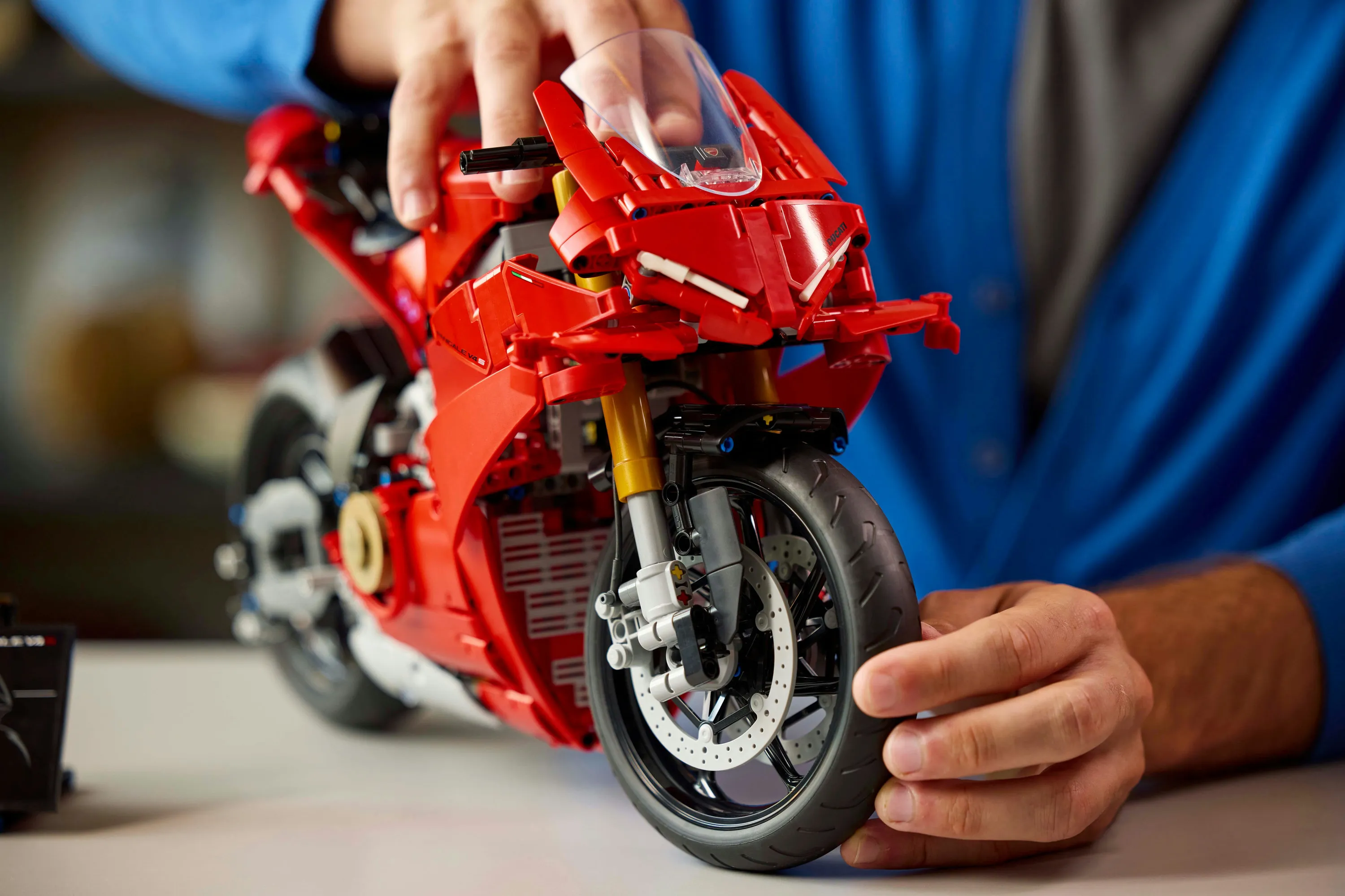 LEGO Technic Ducati Panigale V4 S 42202
