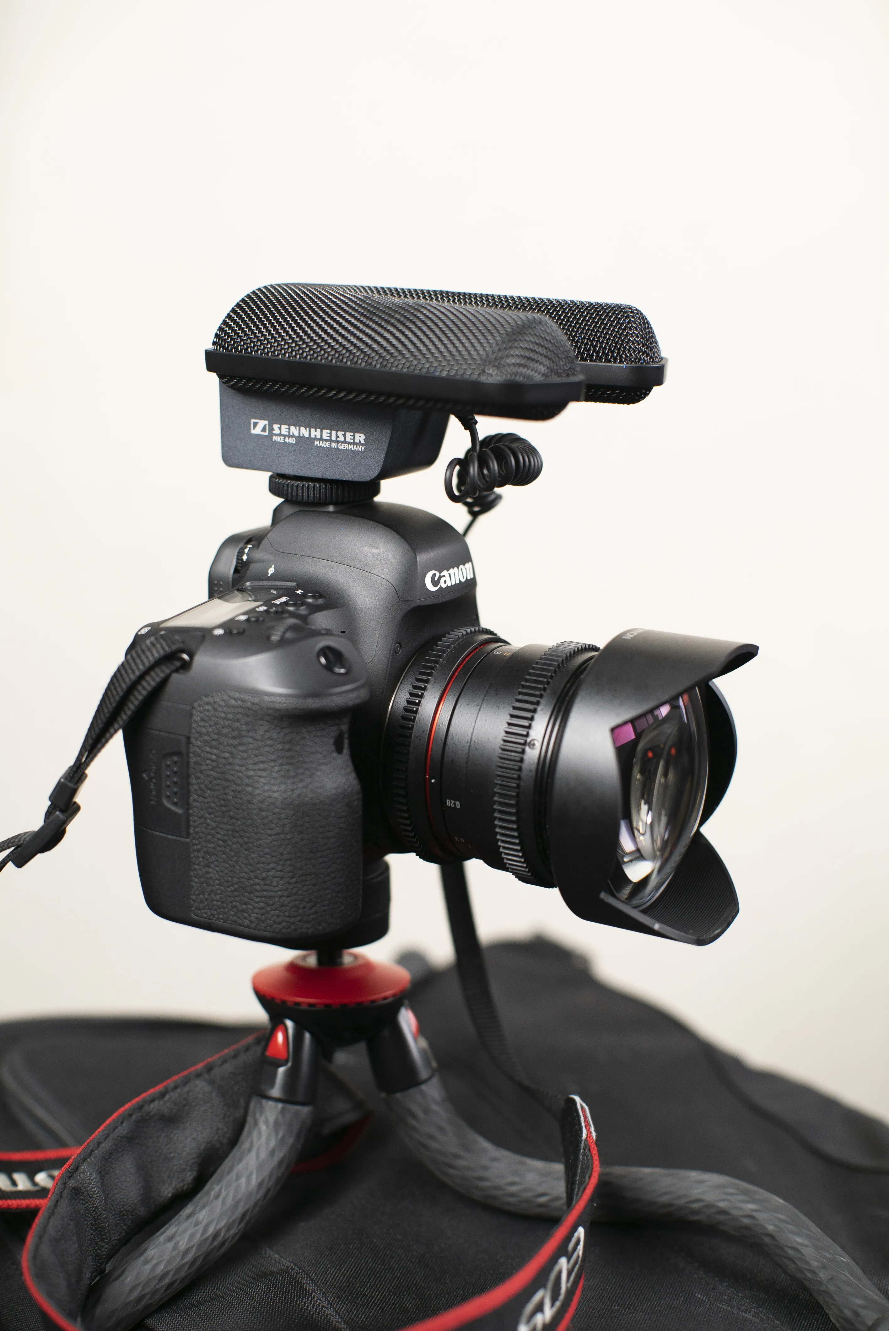 Sennheiser MKE 440 stereo - shotgun microphone for cameras