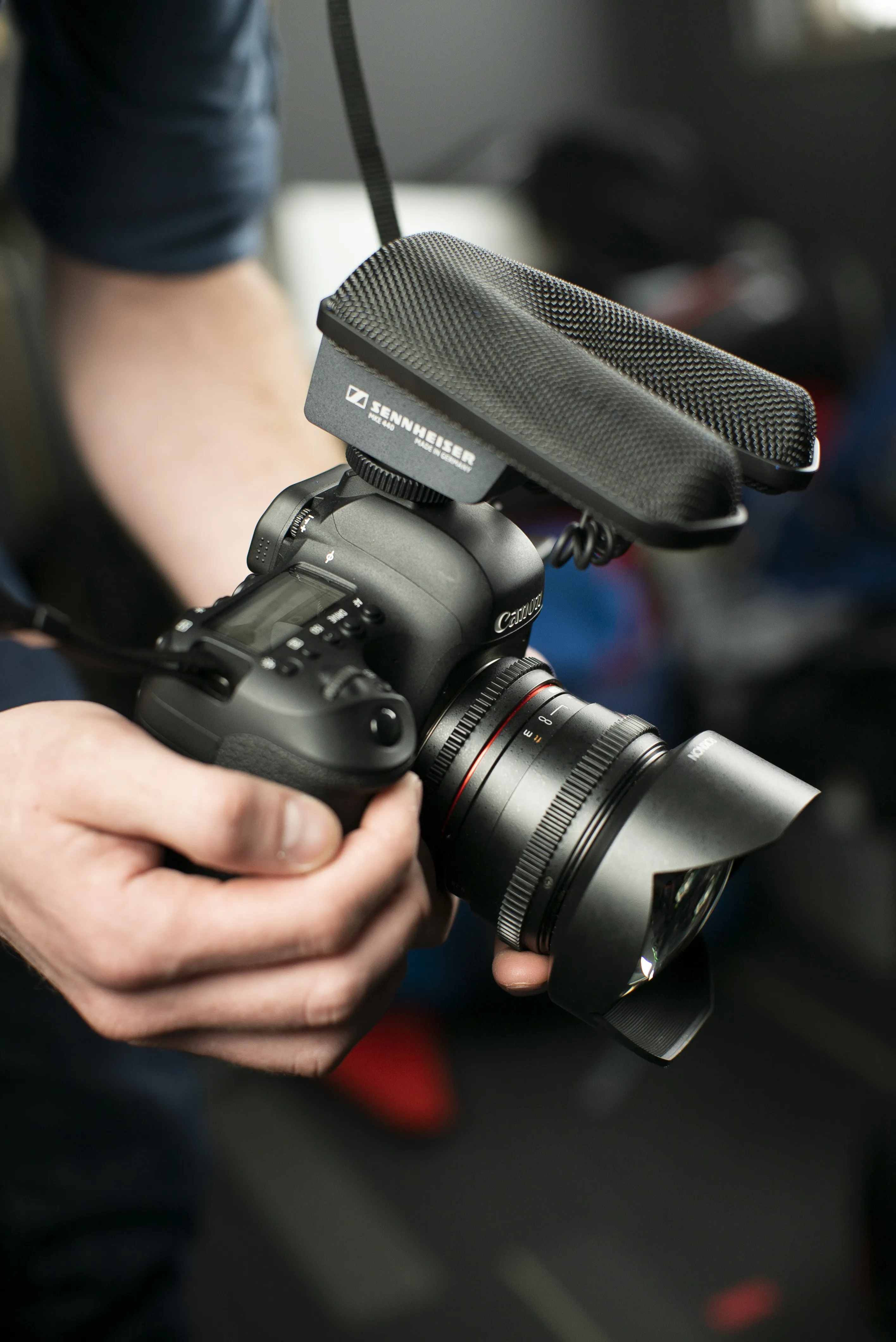 Sennheiser MKE 440 stereo - shotgun microphone for cameras