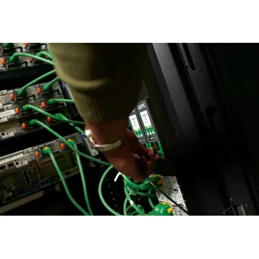 Rack PDU Adv Switched Metered Outlet