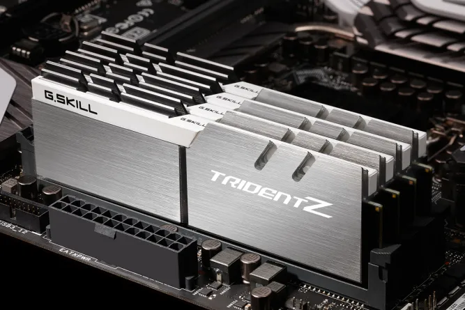 G.Skill Trident Z 32 GB (2 x 16 GB) DDR4 3200 MHz, CL16 - minne, Silver/Vit