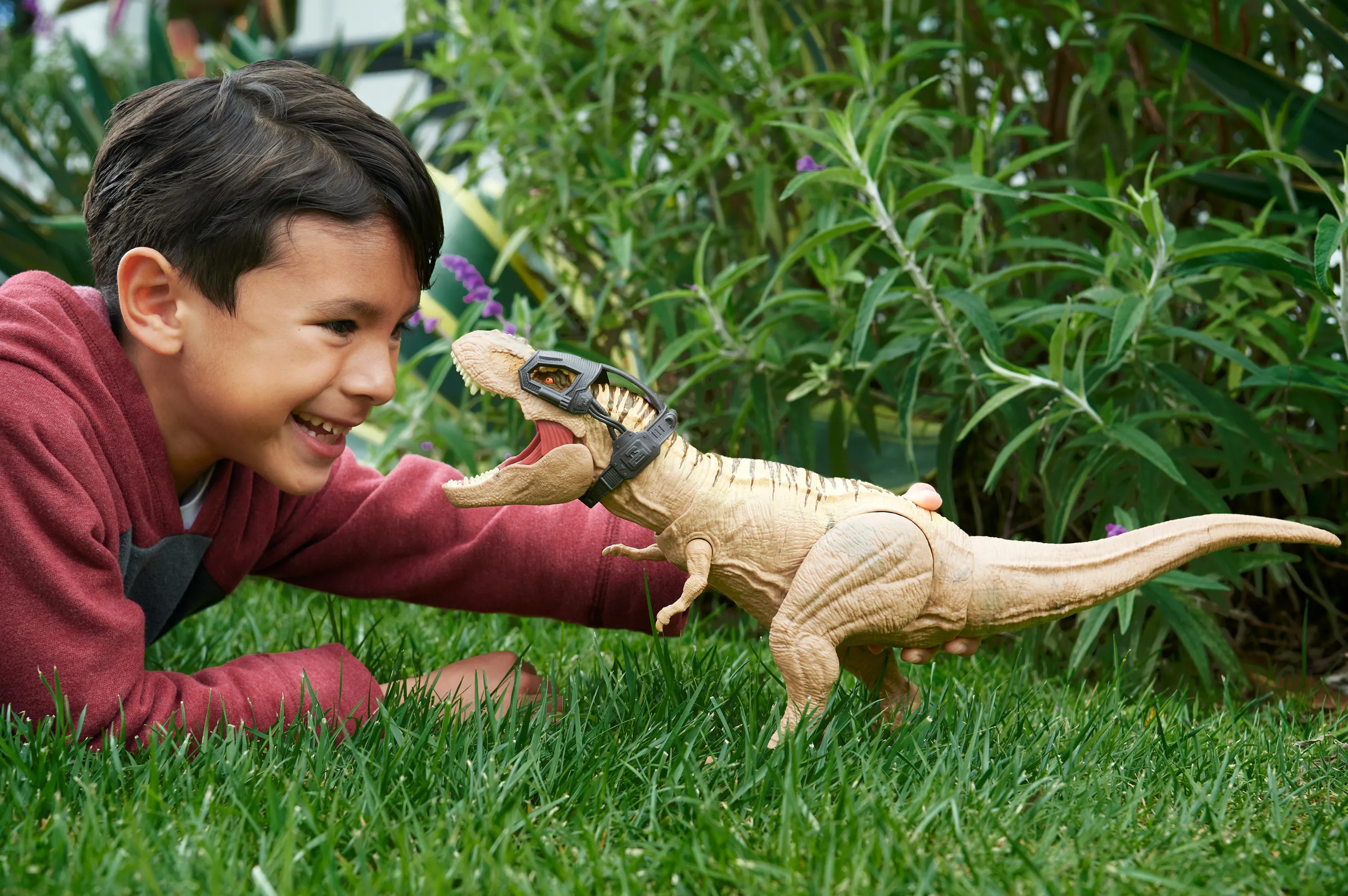 Mattel Jurassic World NEW Feature T-Rex mini-doll figure